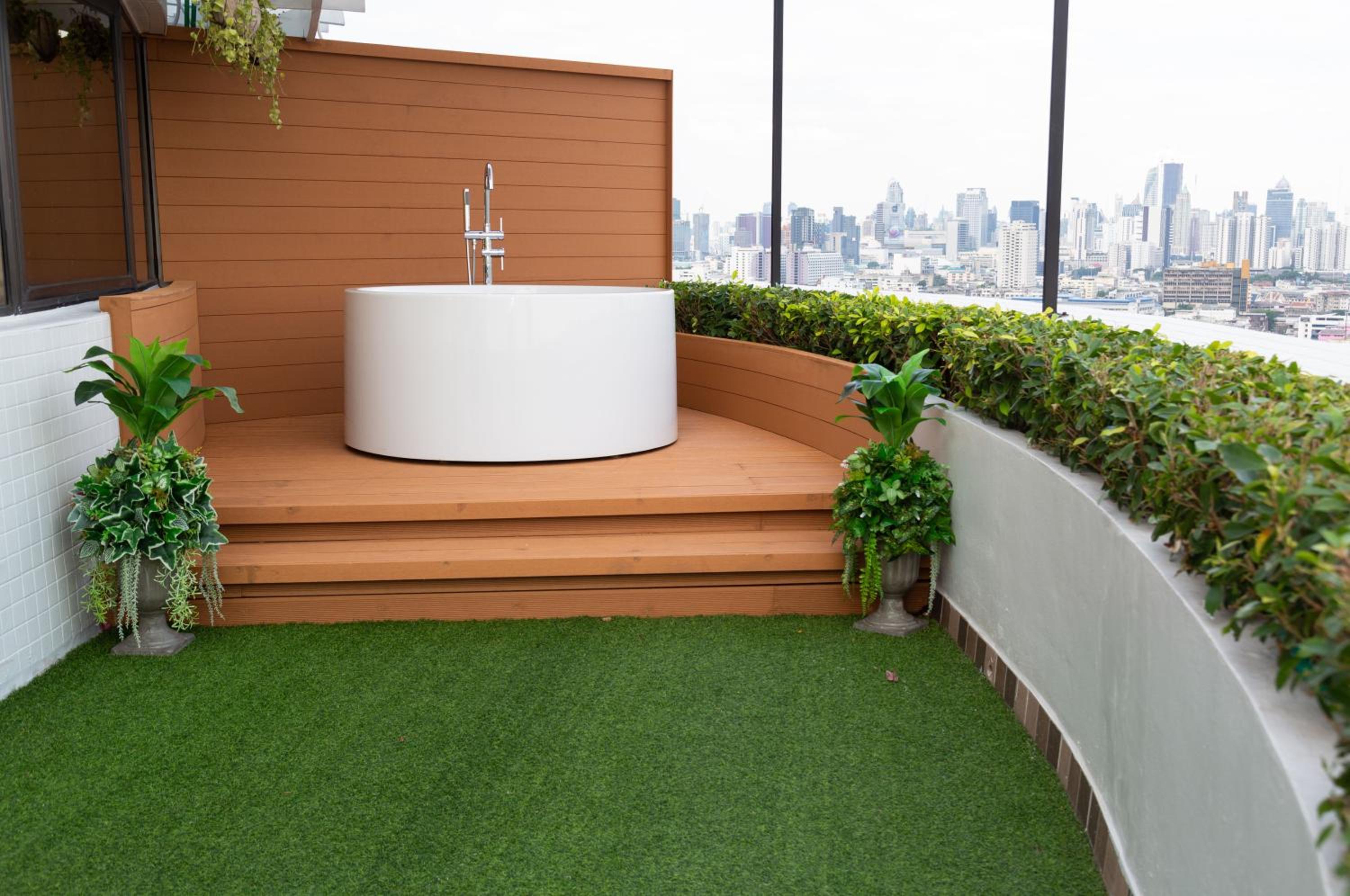 Grand Jacuzzi Suite Balcony photo 2
