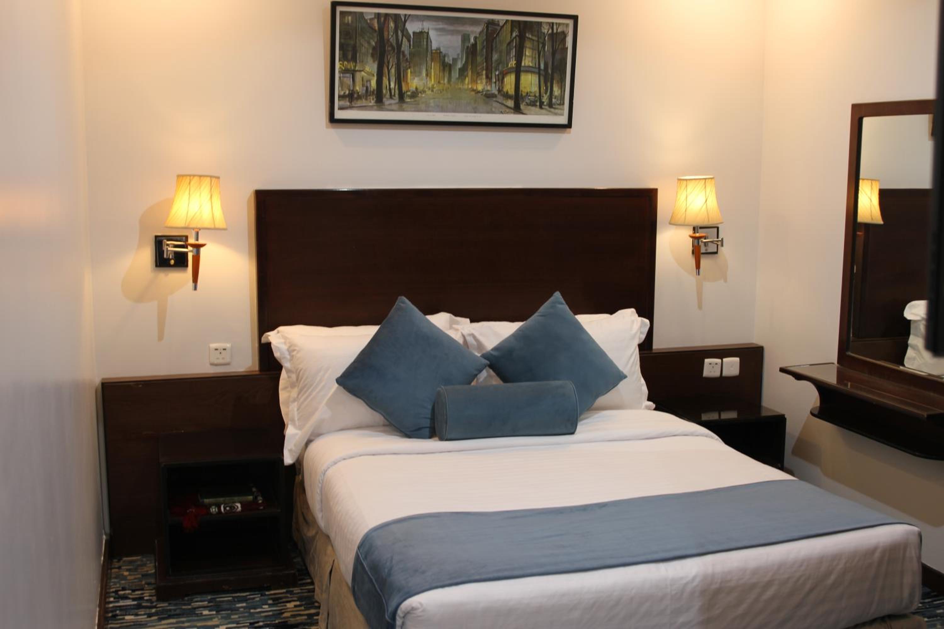 One-Bedroom Suite - Photo 1