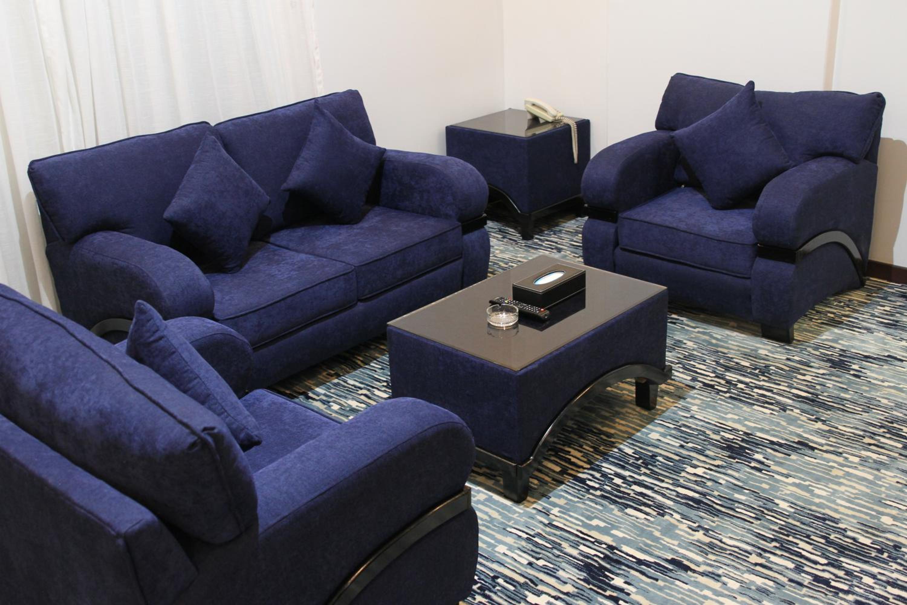 One-Bedroom Suite - Photo 7