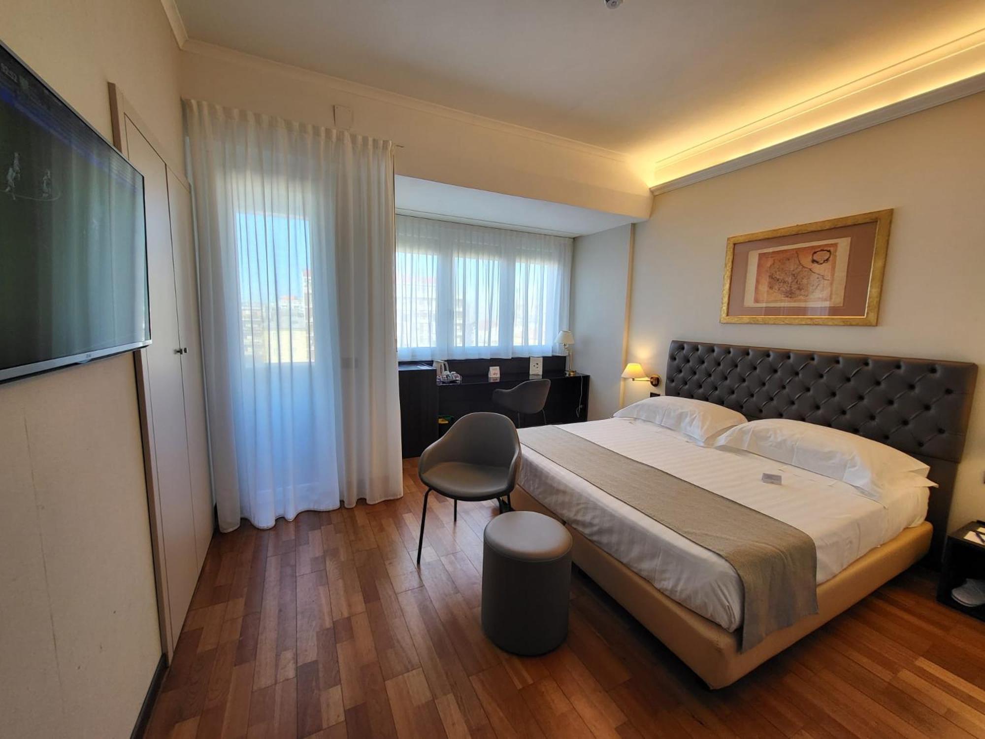 Superior Double or Twin Room - Photo 2