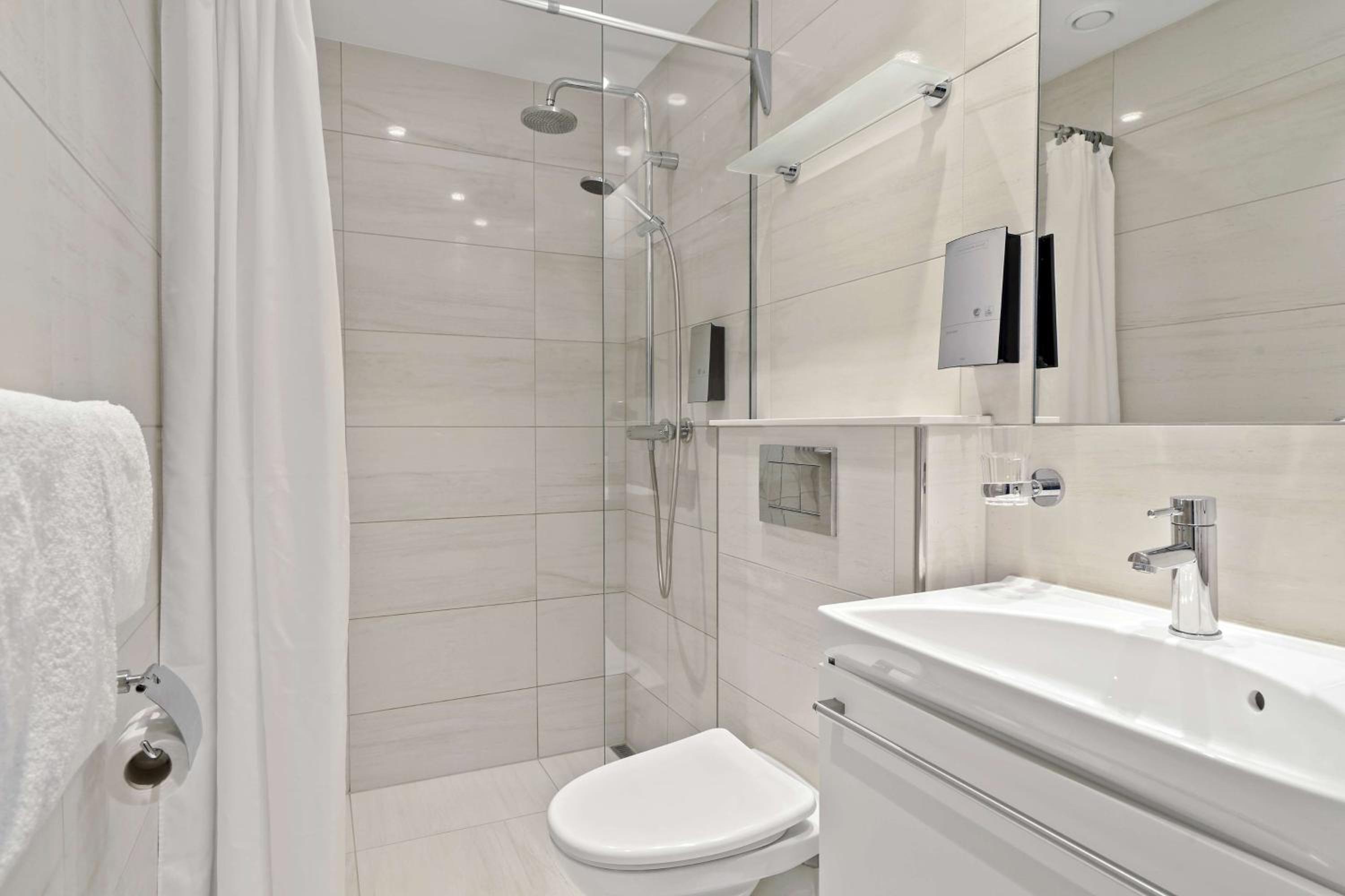 Standard Single Room thumbnail 6