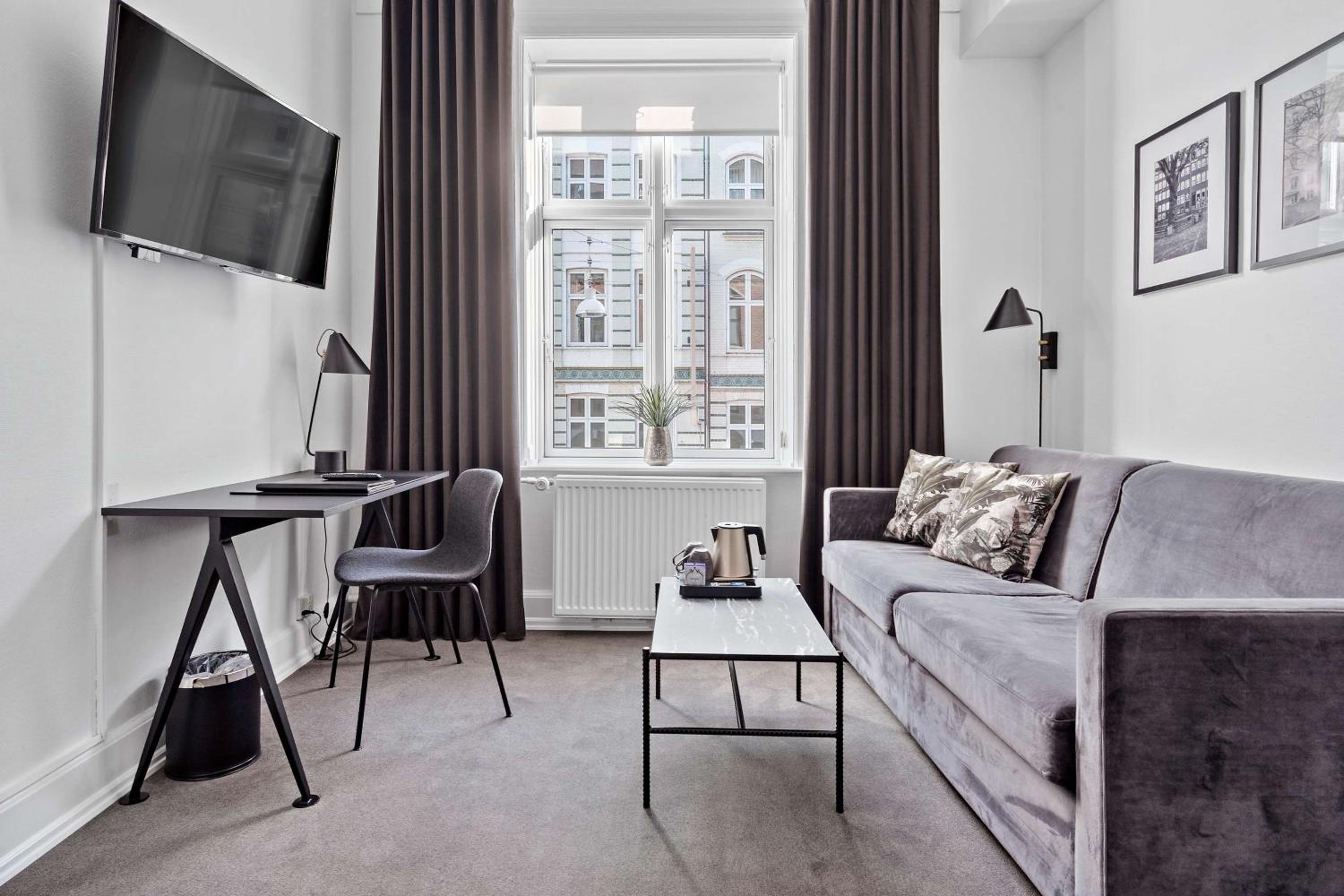 Family King Room with Sofa Bed