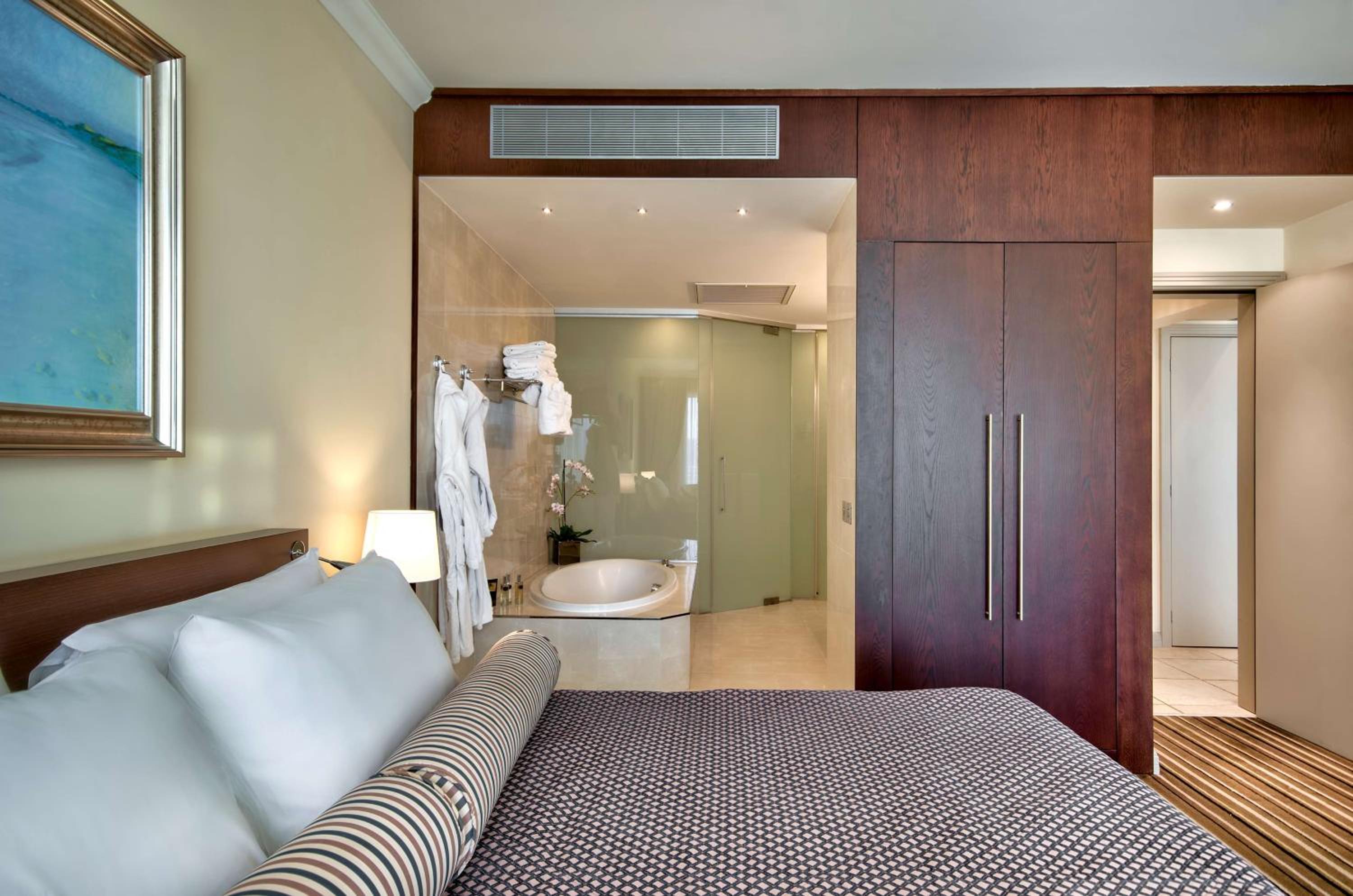 Penthouse Suite with Country View - Photo 7