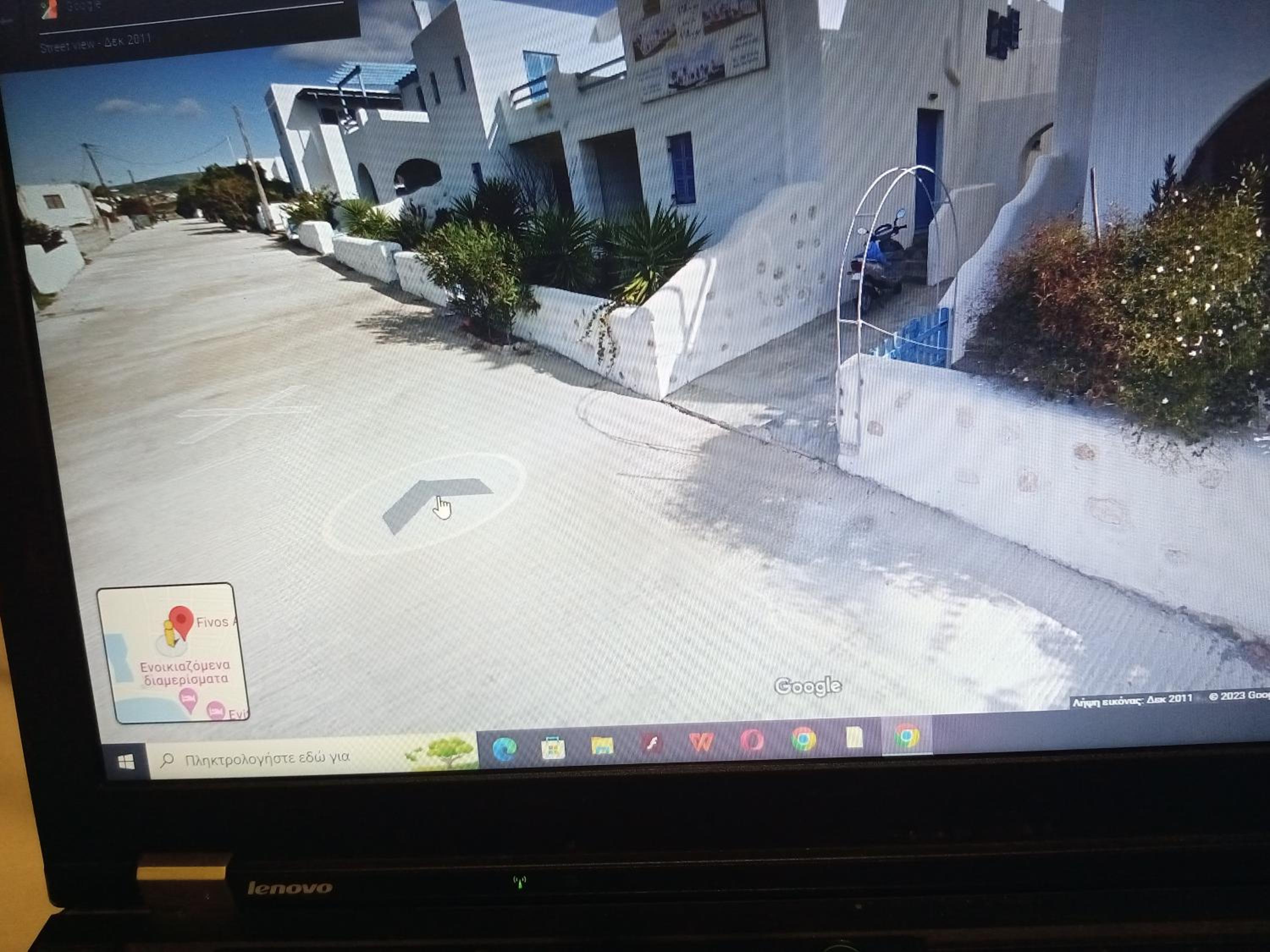 Three-Bedroom House photo 2