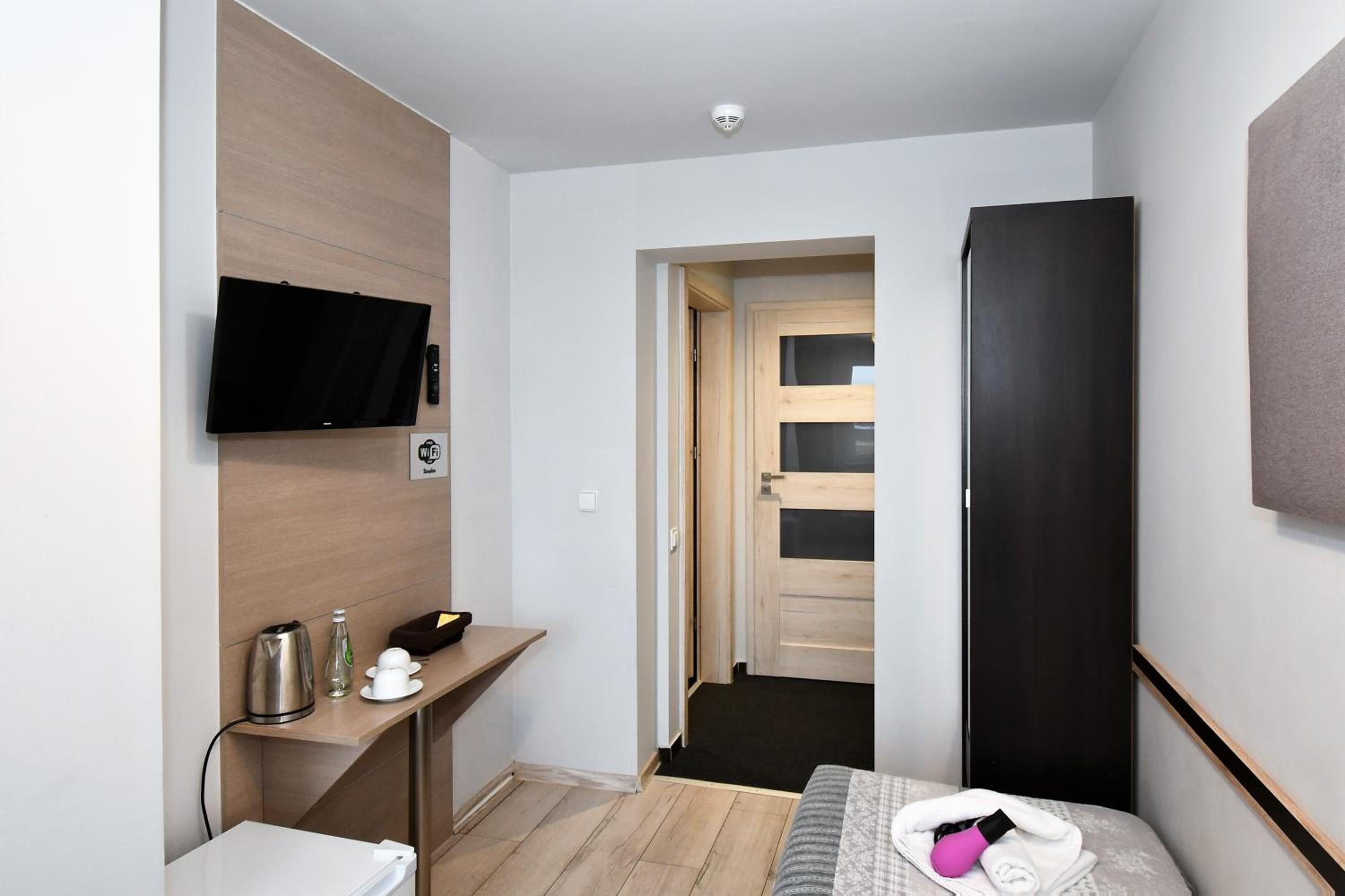 Double Room - Photo 4