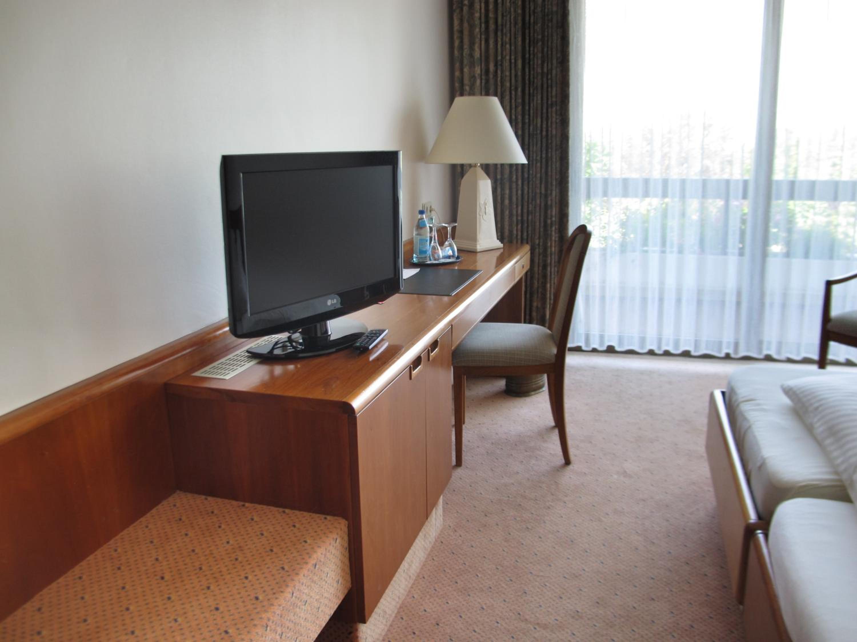 Double Room with Balcony - Photo 3