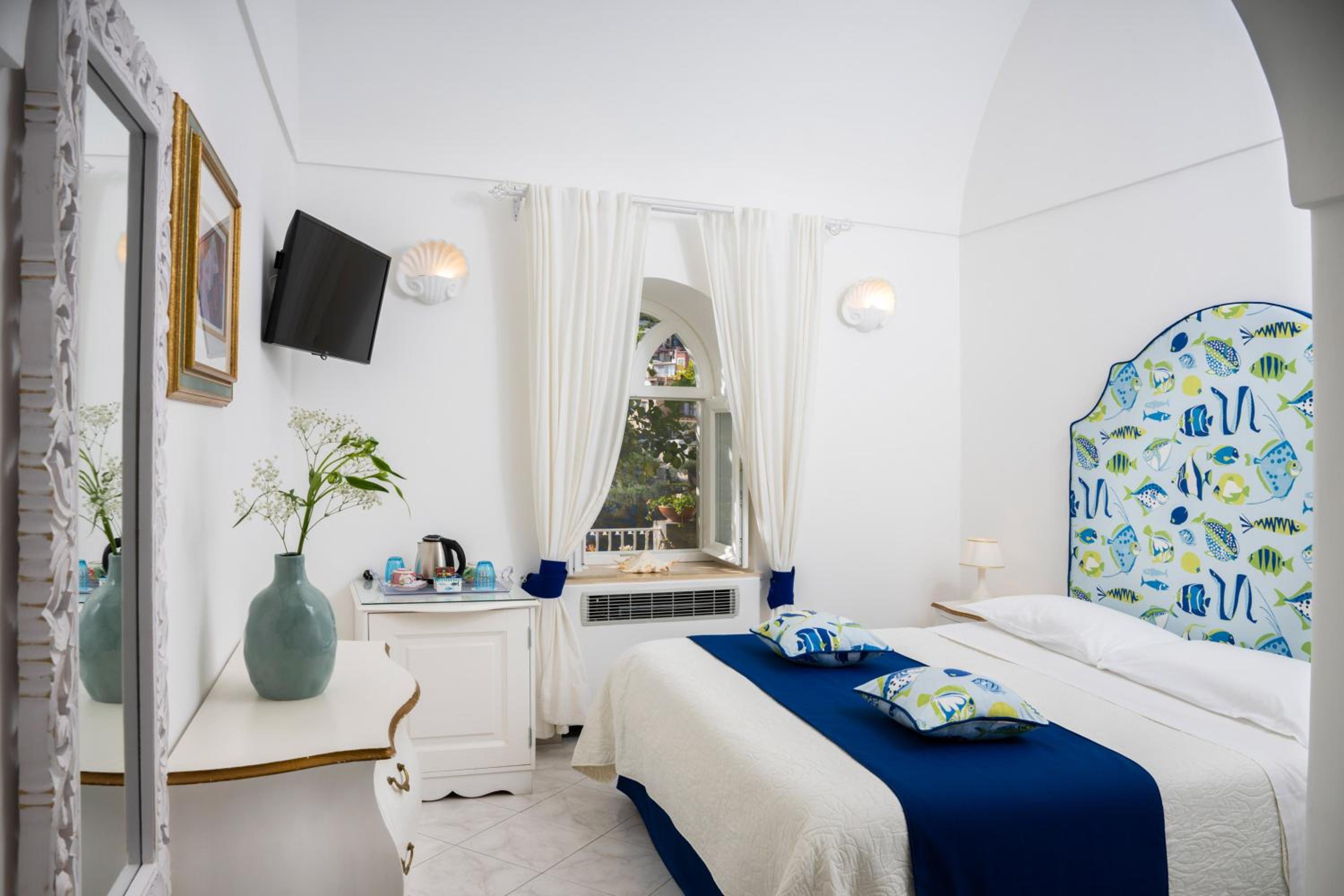 Quadruple Room with Sea View