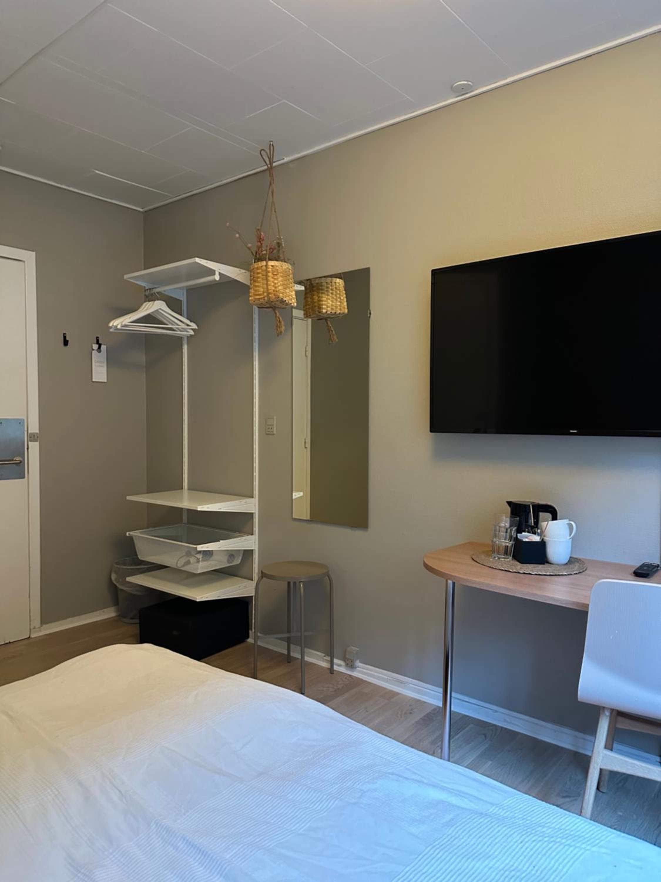 Standard Double Room - Photo 21