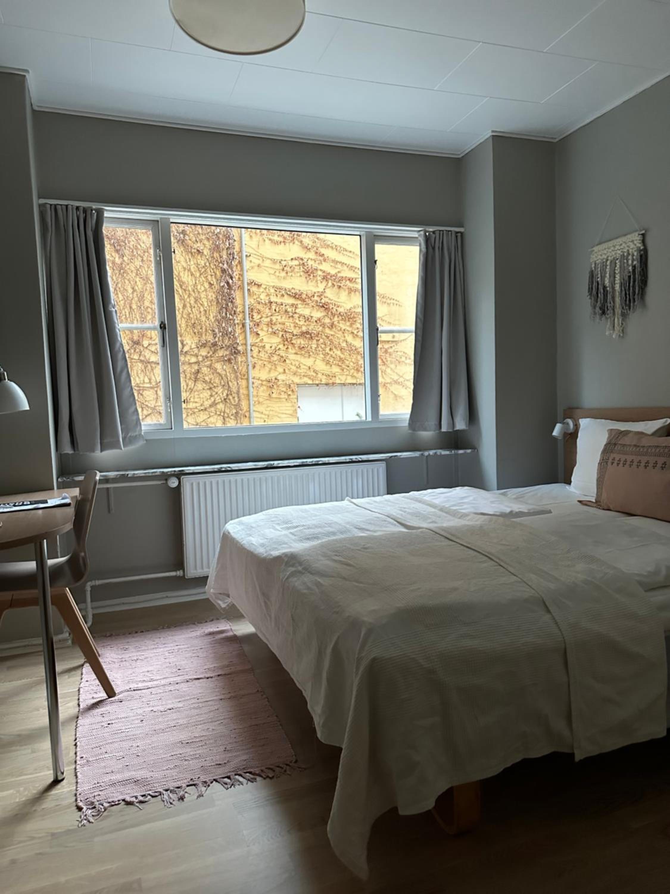 Standard Double Room - Photo 11