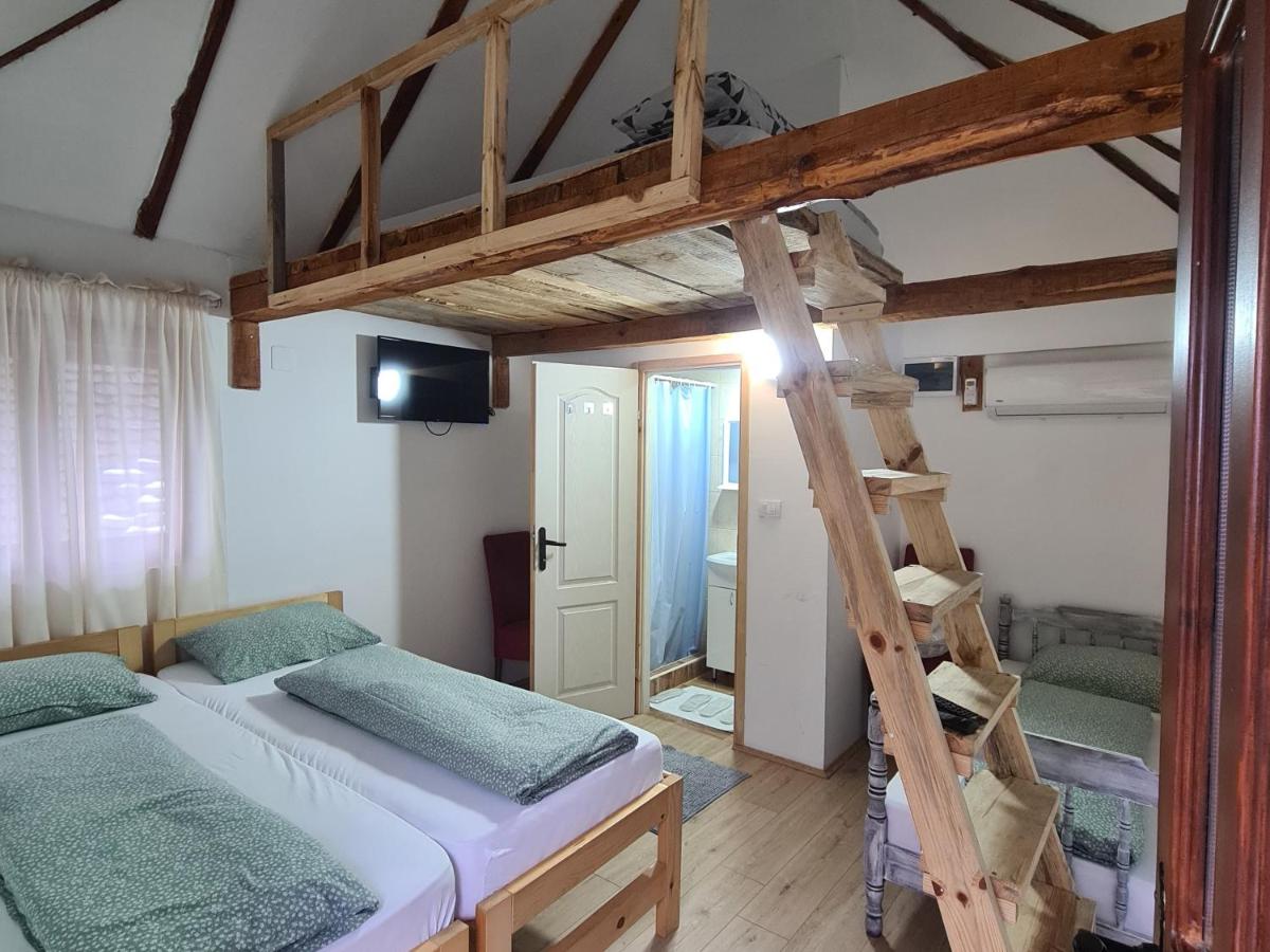Duplex Quadruple Room photo 2