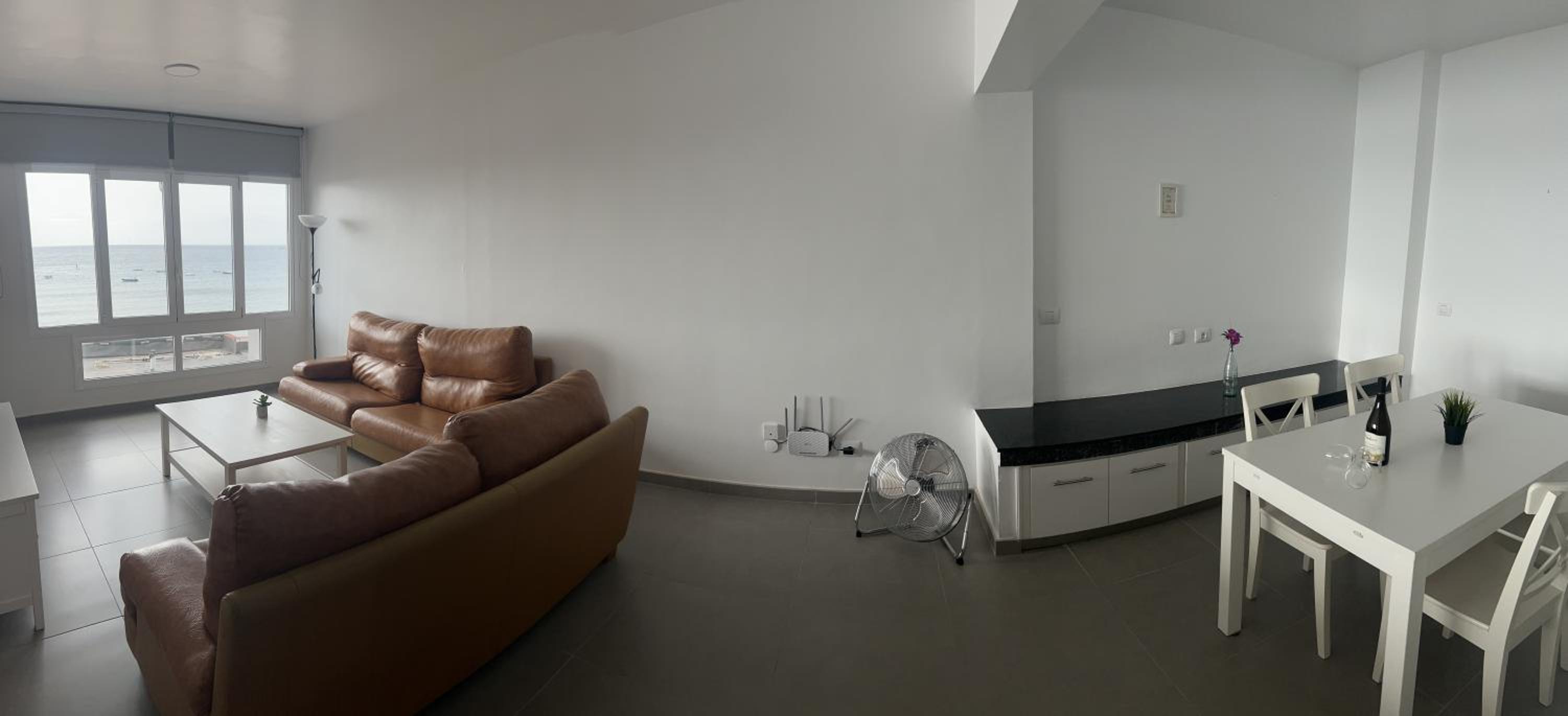 No. 4- Apartamento de dos habitaciones con vista al mar