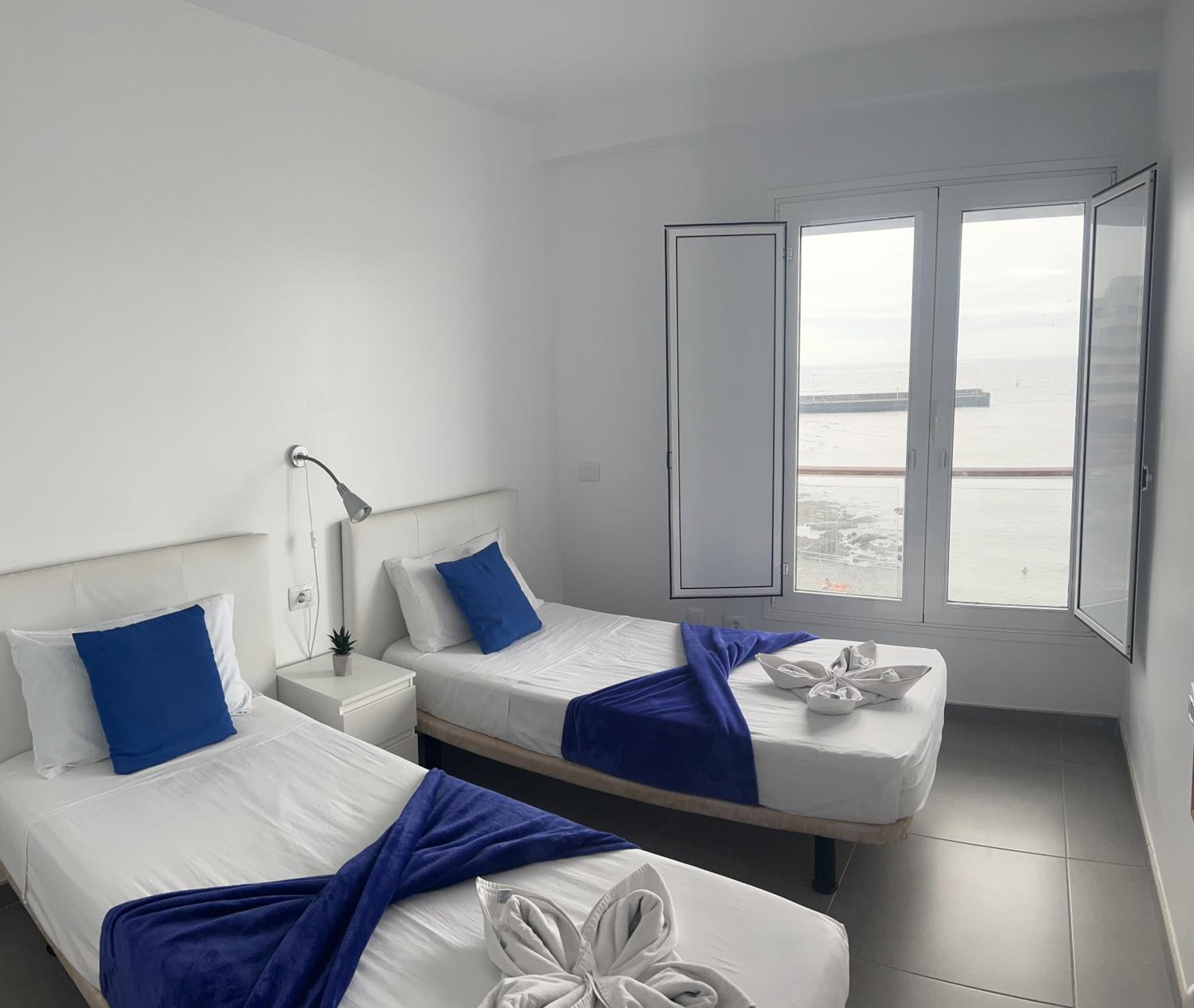 No. 5- Apartamento de dos habitaciones superior con vista al mar