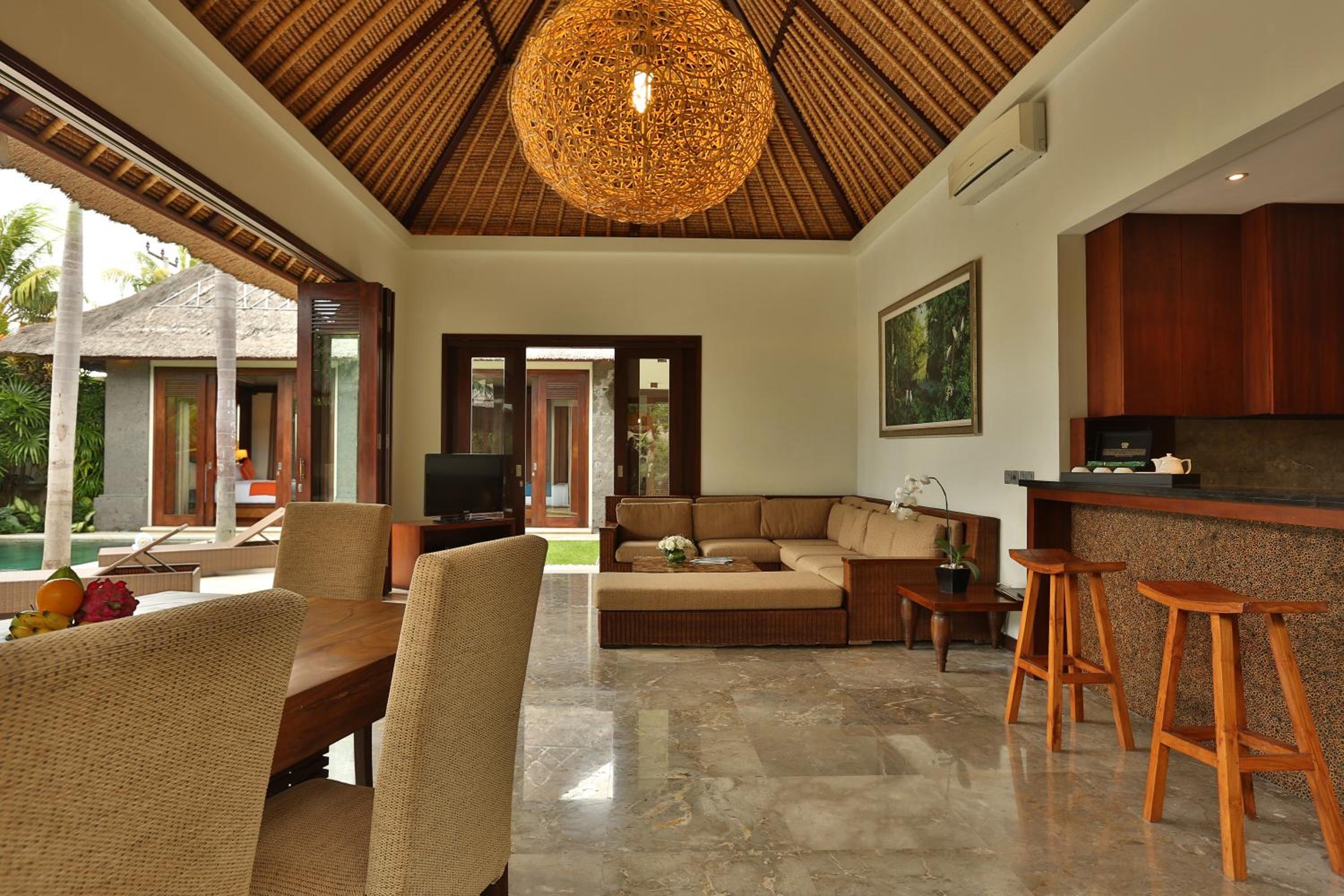 Three-Bedroom Villa with Private Pool - Photo 6