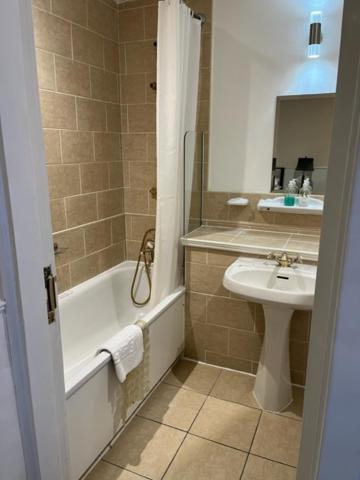 Twin Room - Photo 5