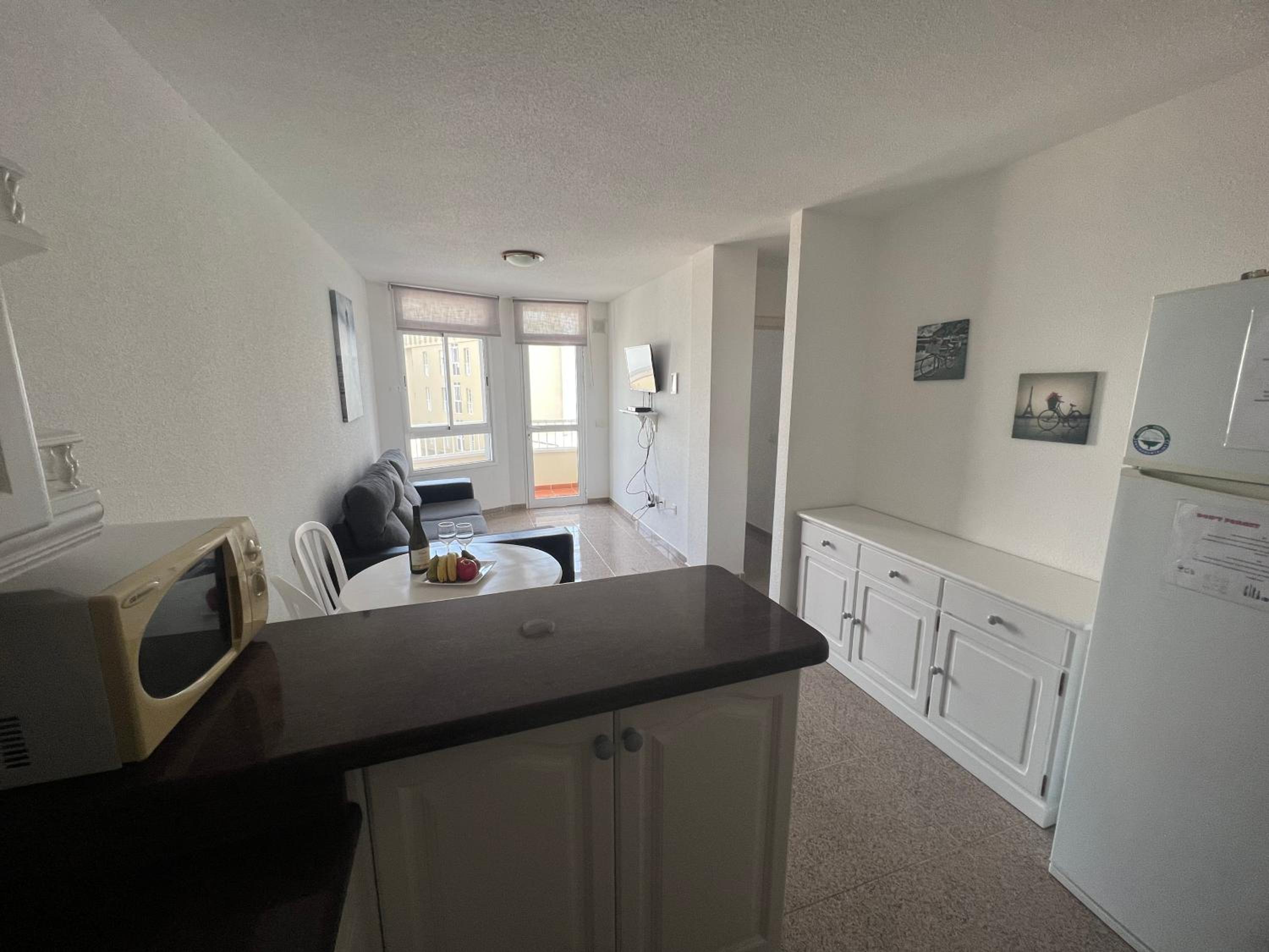 2B - Apartamento de una habitación con balcón y vistas a la ciudad