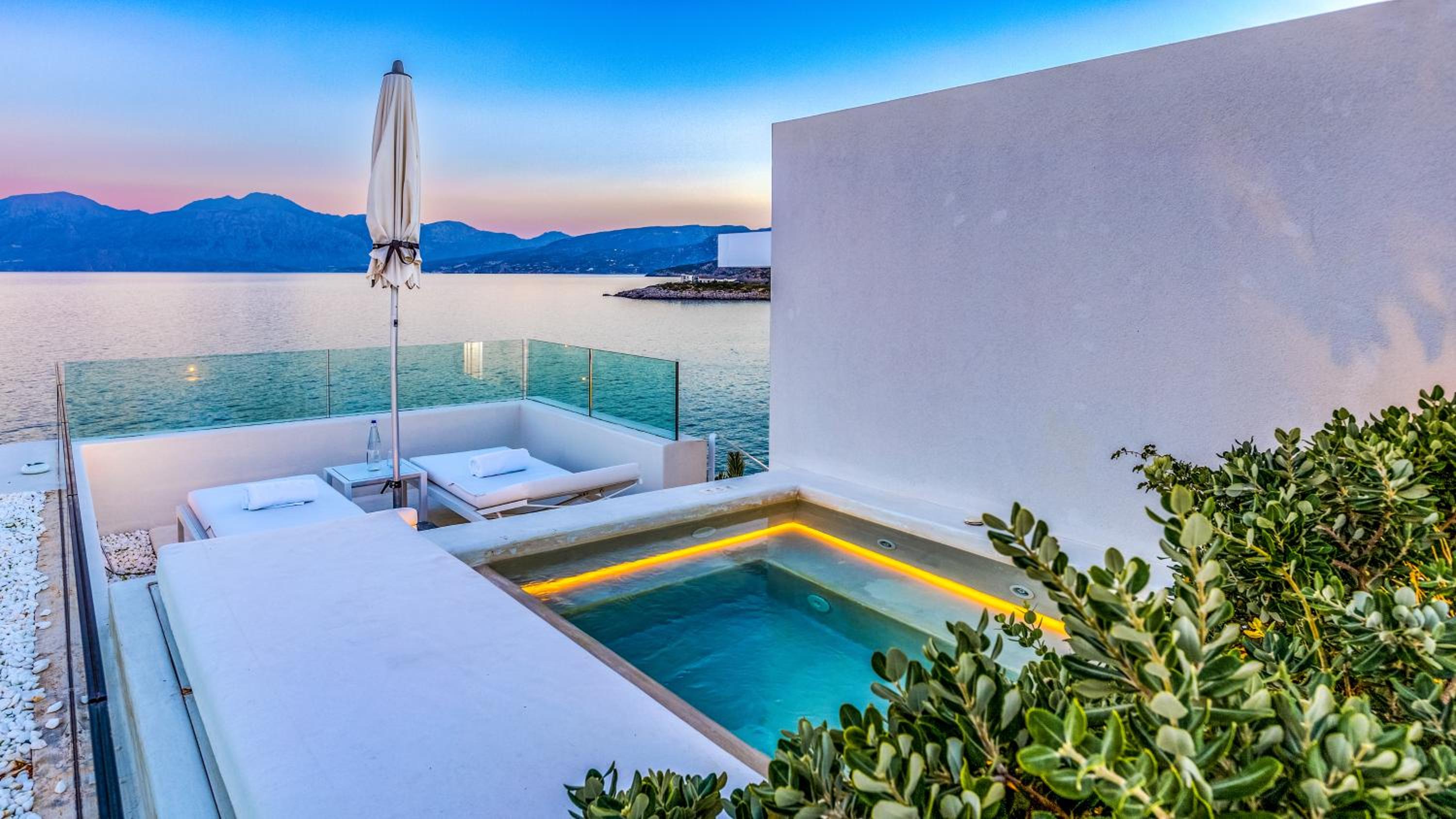 Deluxe Room Sea View with Outdoor Jacuzzi