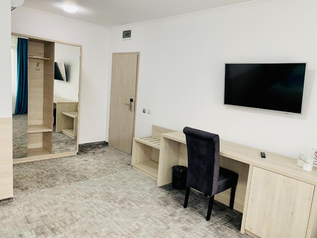Large Double or Twin Room - Photo 12