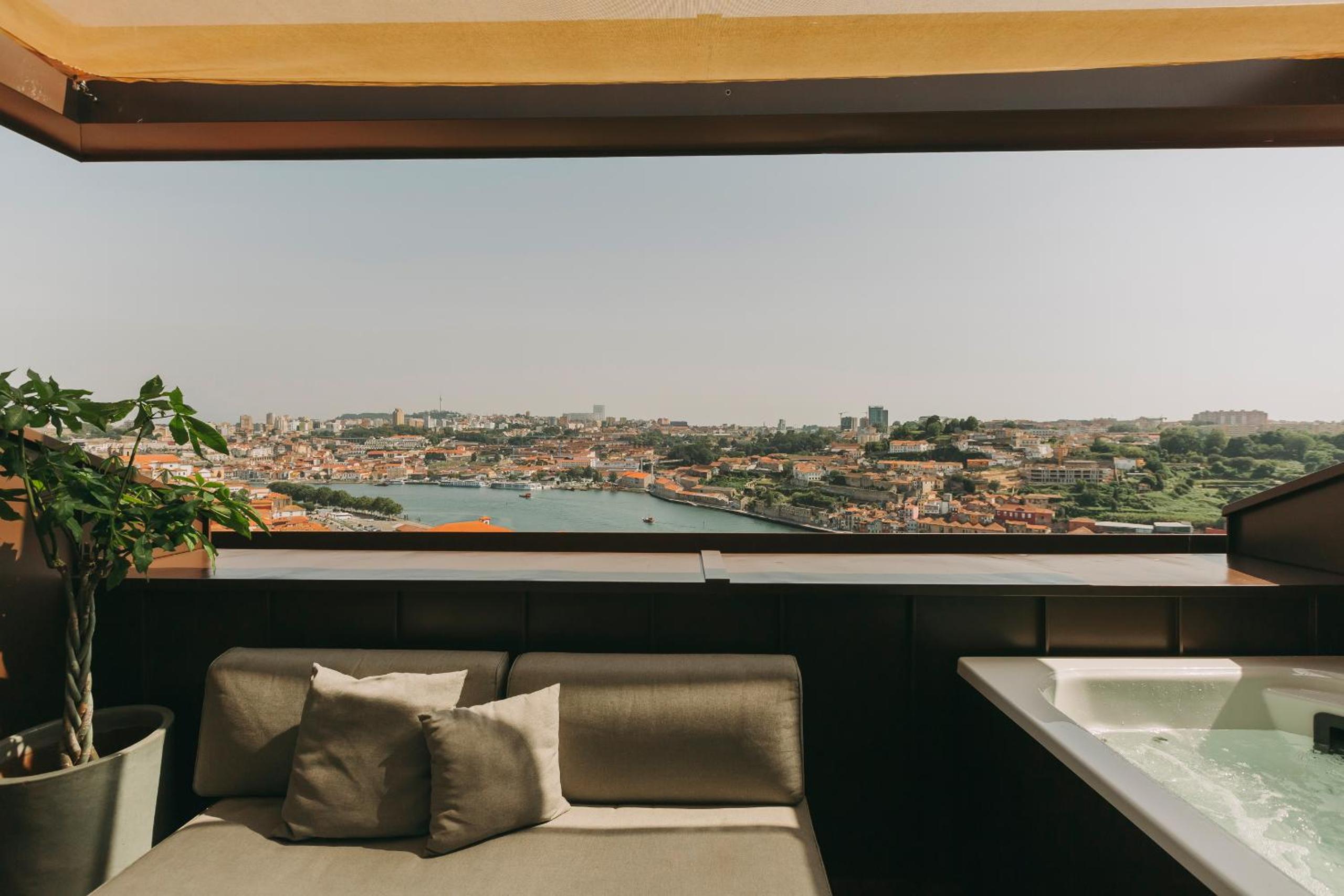 Suite with Hot Tub