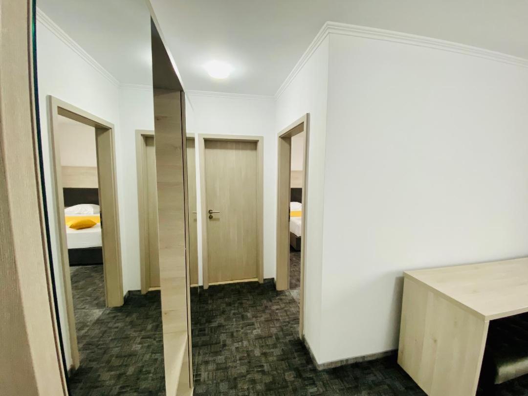 Deluxe Double Room with Bath - Photo 5