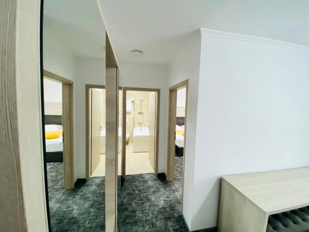 Deluxe Double Room with Bath - Photo 13