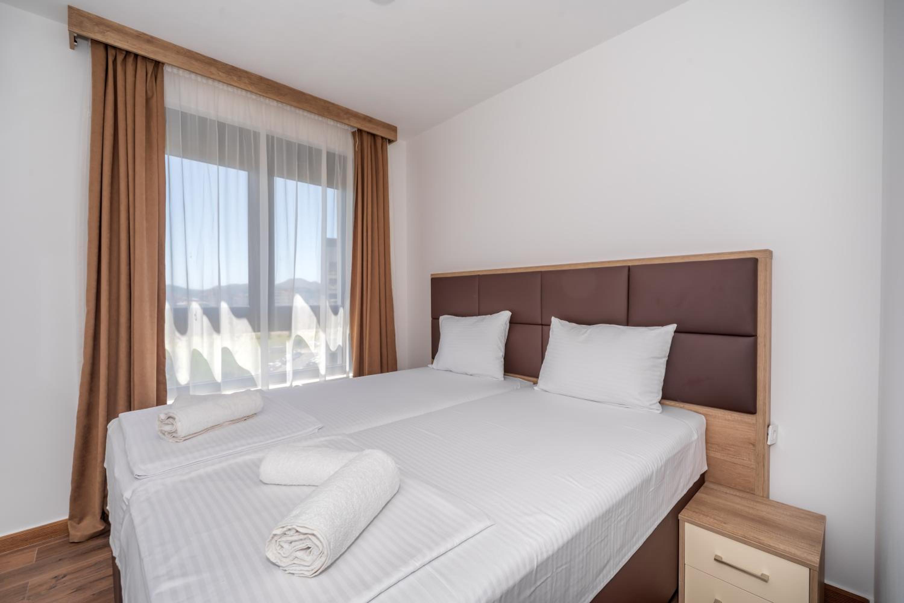Double or Twin Room with Balcony - Photo 1