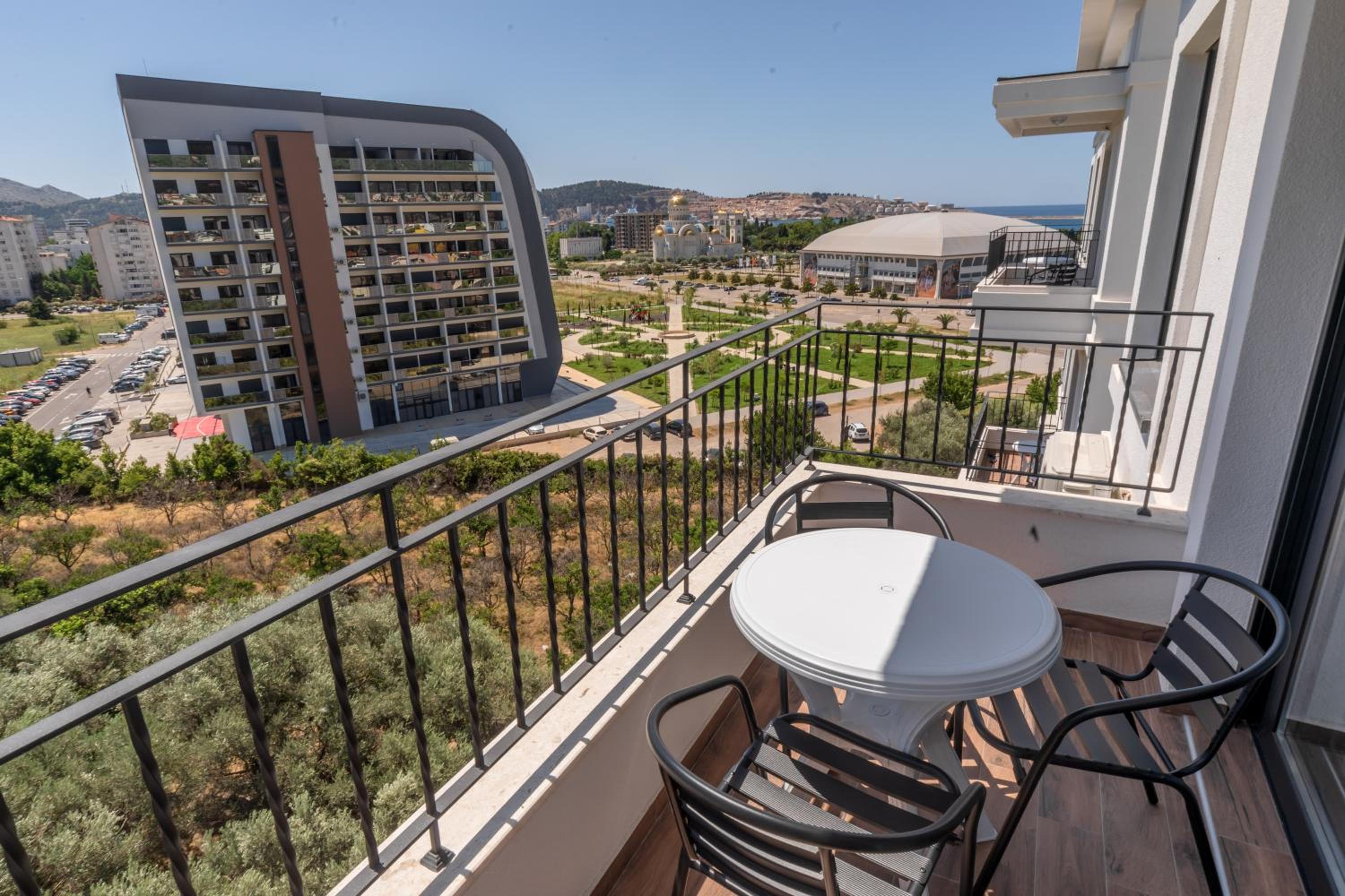 Double or Twin Room with Balcony - Photo 15