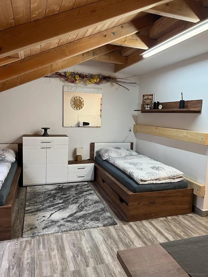 Large Twin Room photo 1