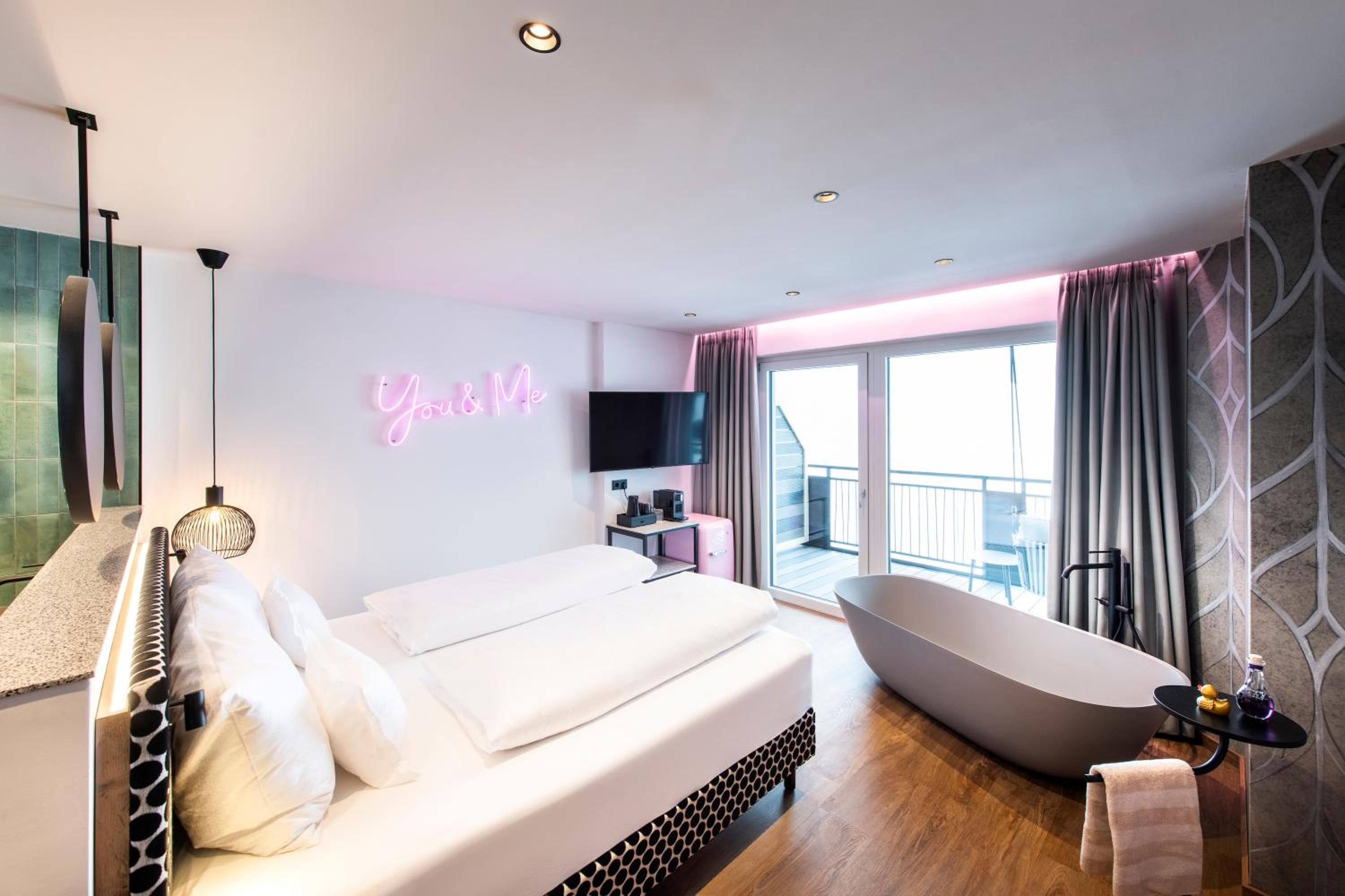 Junior Suite with Mountain View - Photo 1