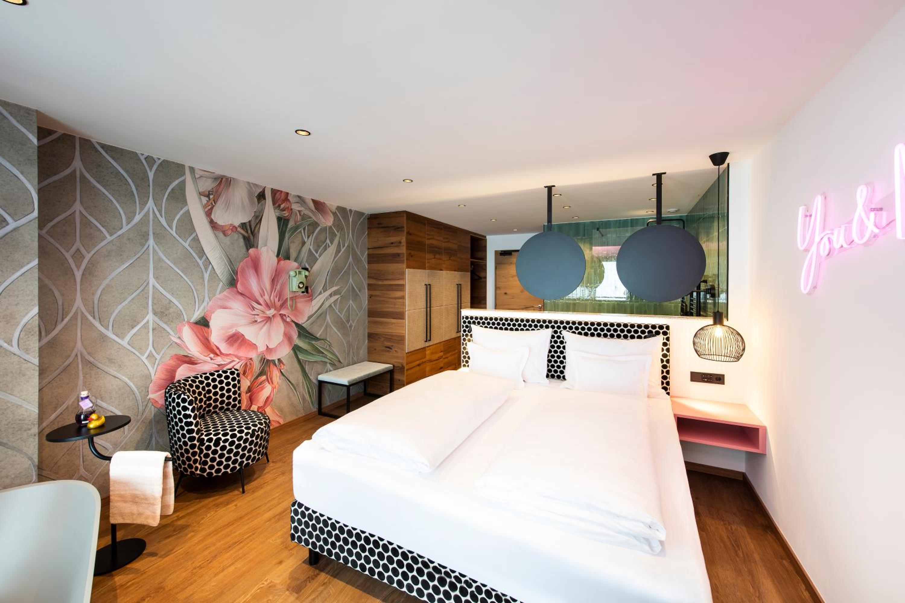 Junior Suite with Mountain View - Photo 6