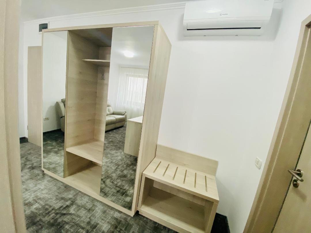 Deluxe Double Room with Bath - Photo 17