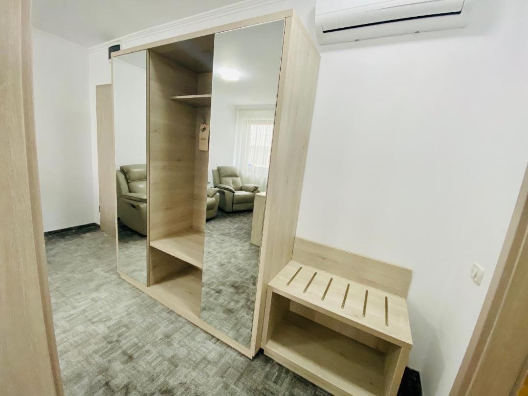Deluxe Double Room with Bath - Photo 10