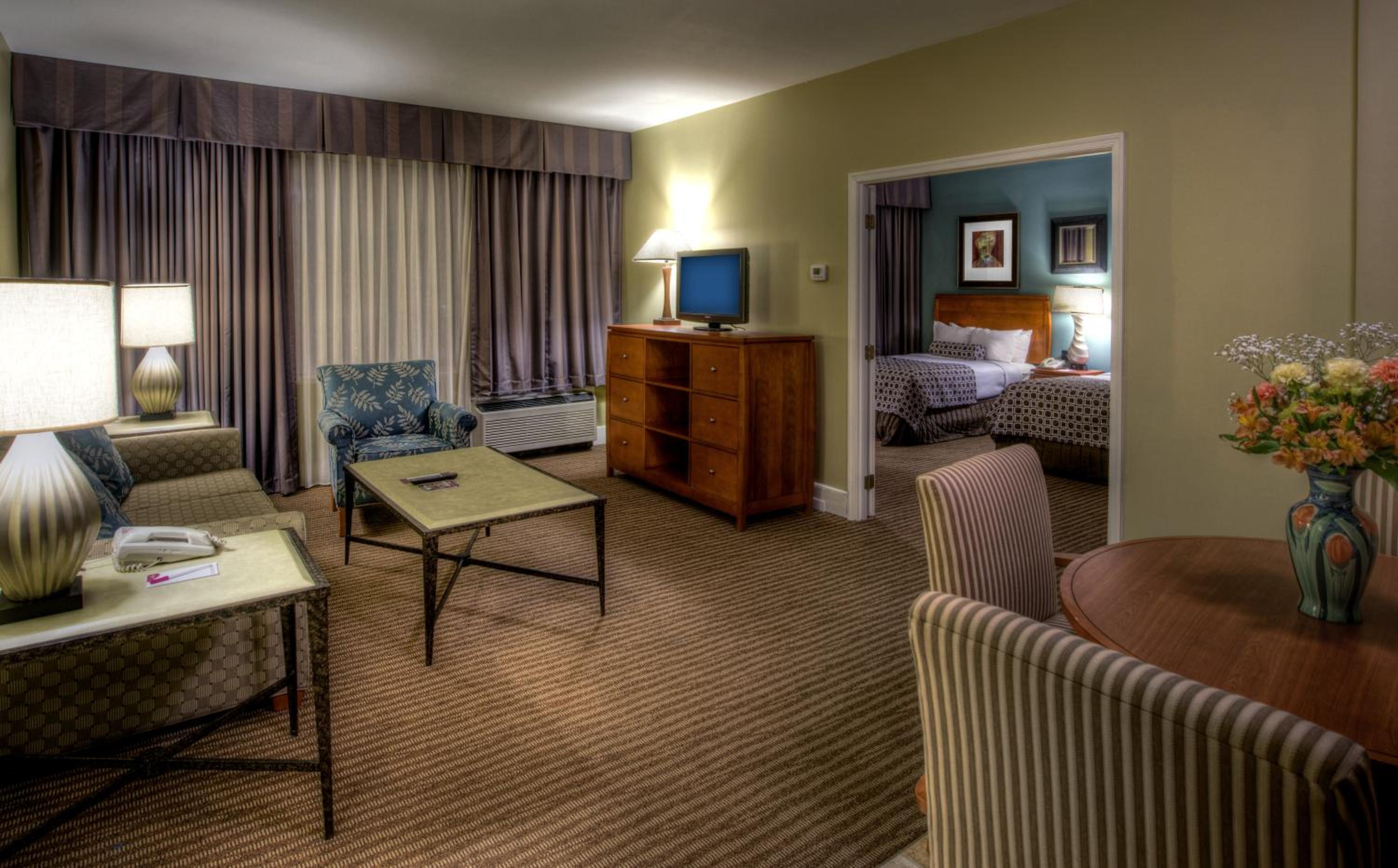 One-Bedroom Suite with Two Double Beds - Non-Smoking photo 2