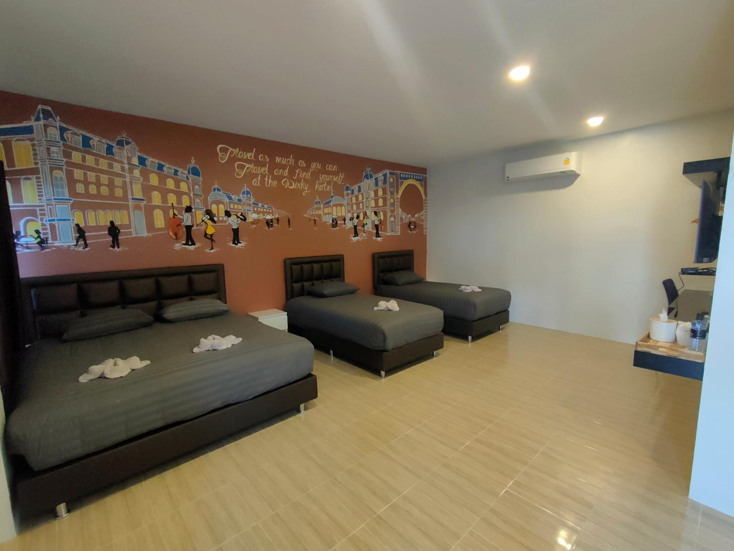 Classic Quadruple Room - Photo 9