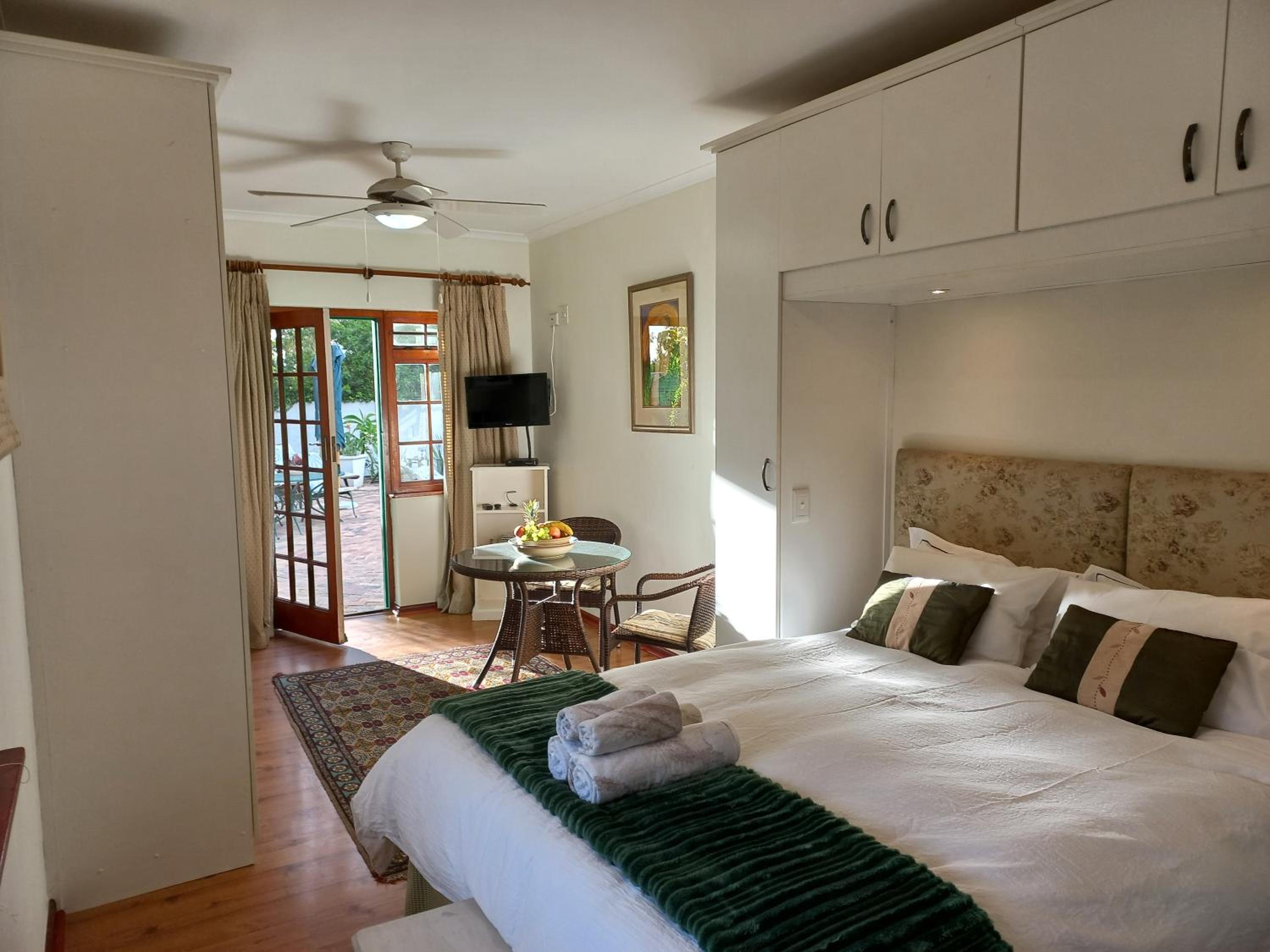 Double Room with Pool View photo 1