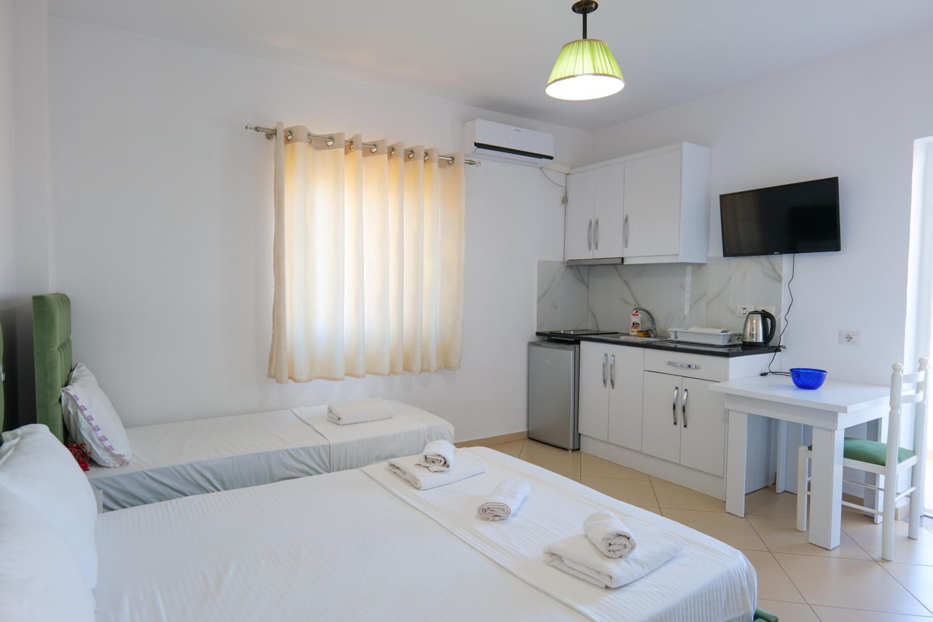 Triple Room with City View