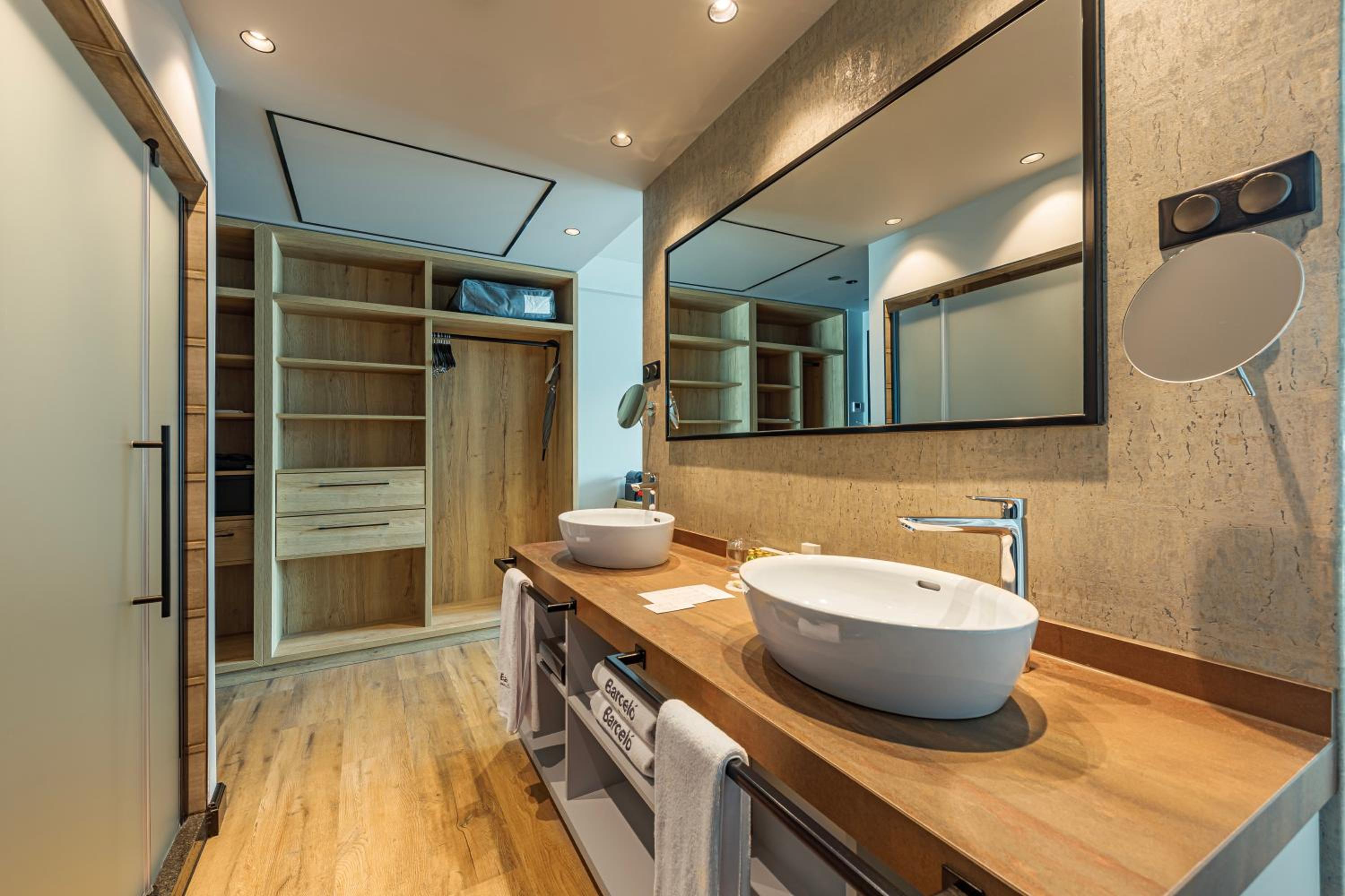 Junior Suite (2 Adults + 1 Child)