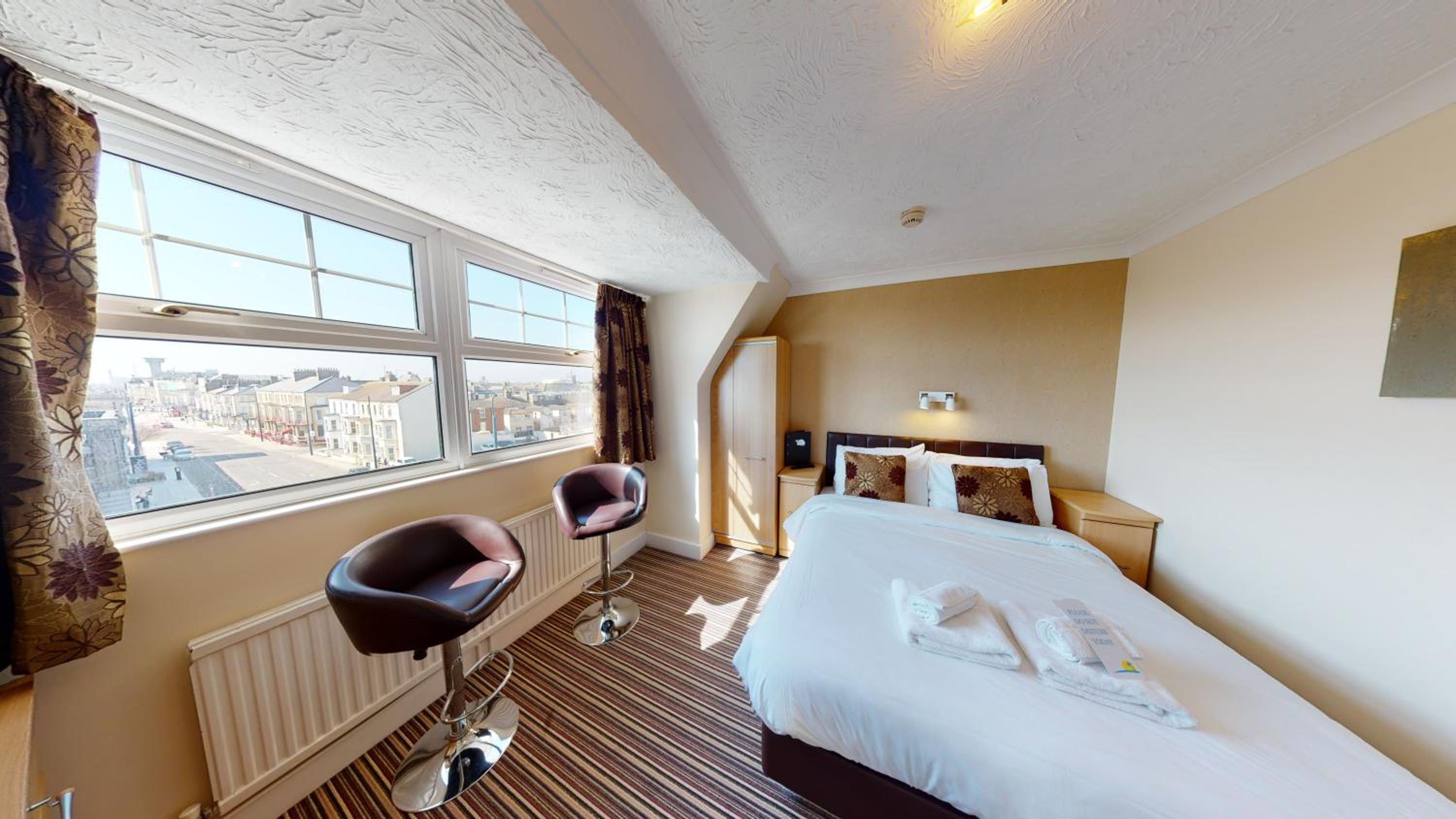 Double Room - Photo 3