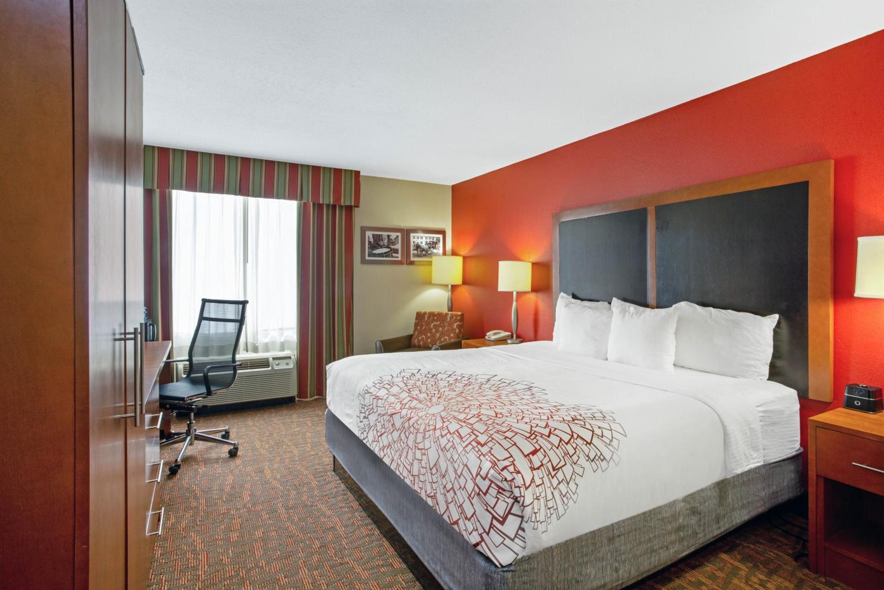 Suite with Two Double Beds - Non-Smoking photo 2