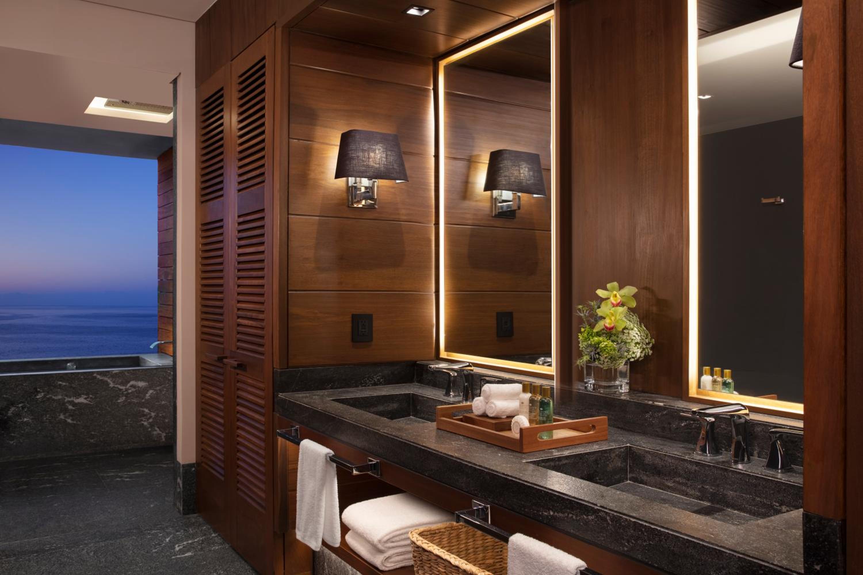 Preferred Club Superior Junior Suite King Ocean View - Photo 6