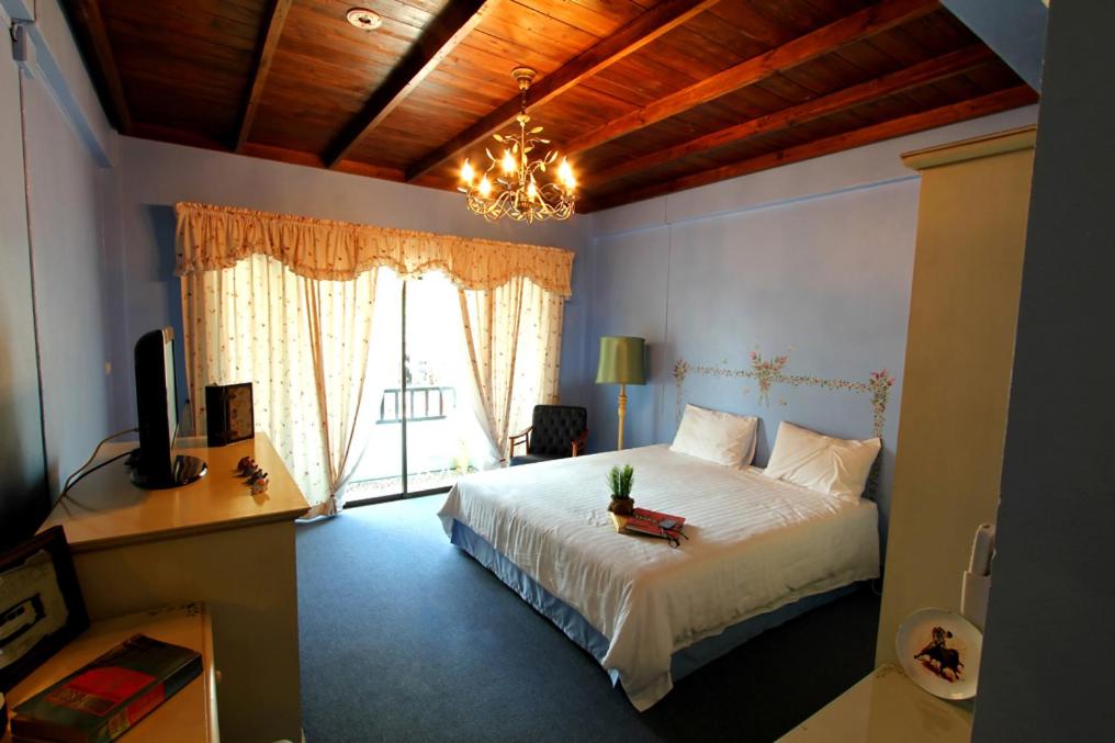 Deluxe Double Room with Bath photo 1