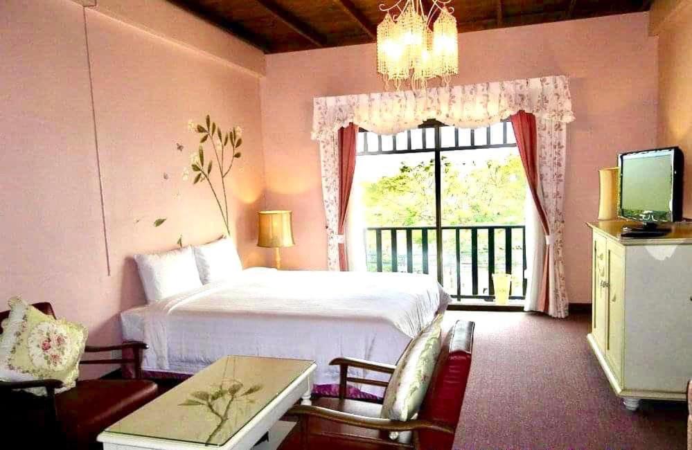 Deluxe Double Room with Balcony photo 1