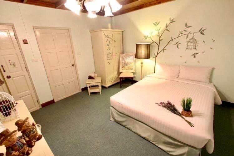 Standard Queen Room photo 2