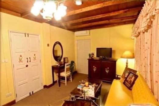 Deluxe Double Room with Bath photo 1