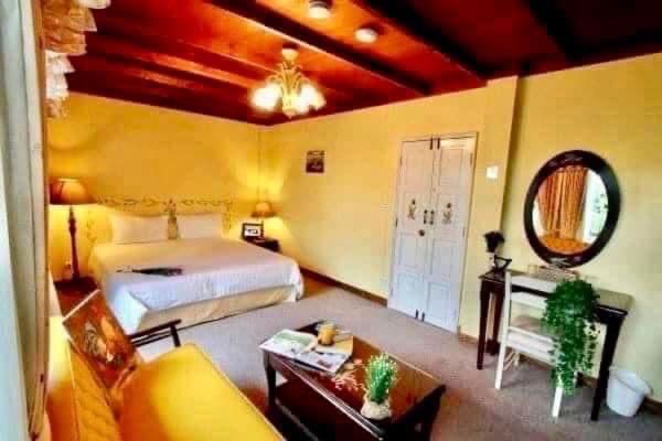 Deluxe Double Room with Bath photo 2