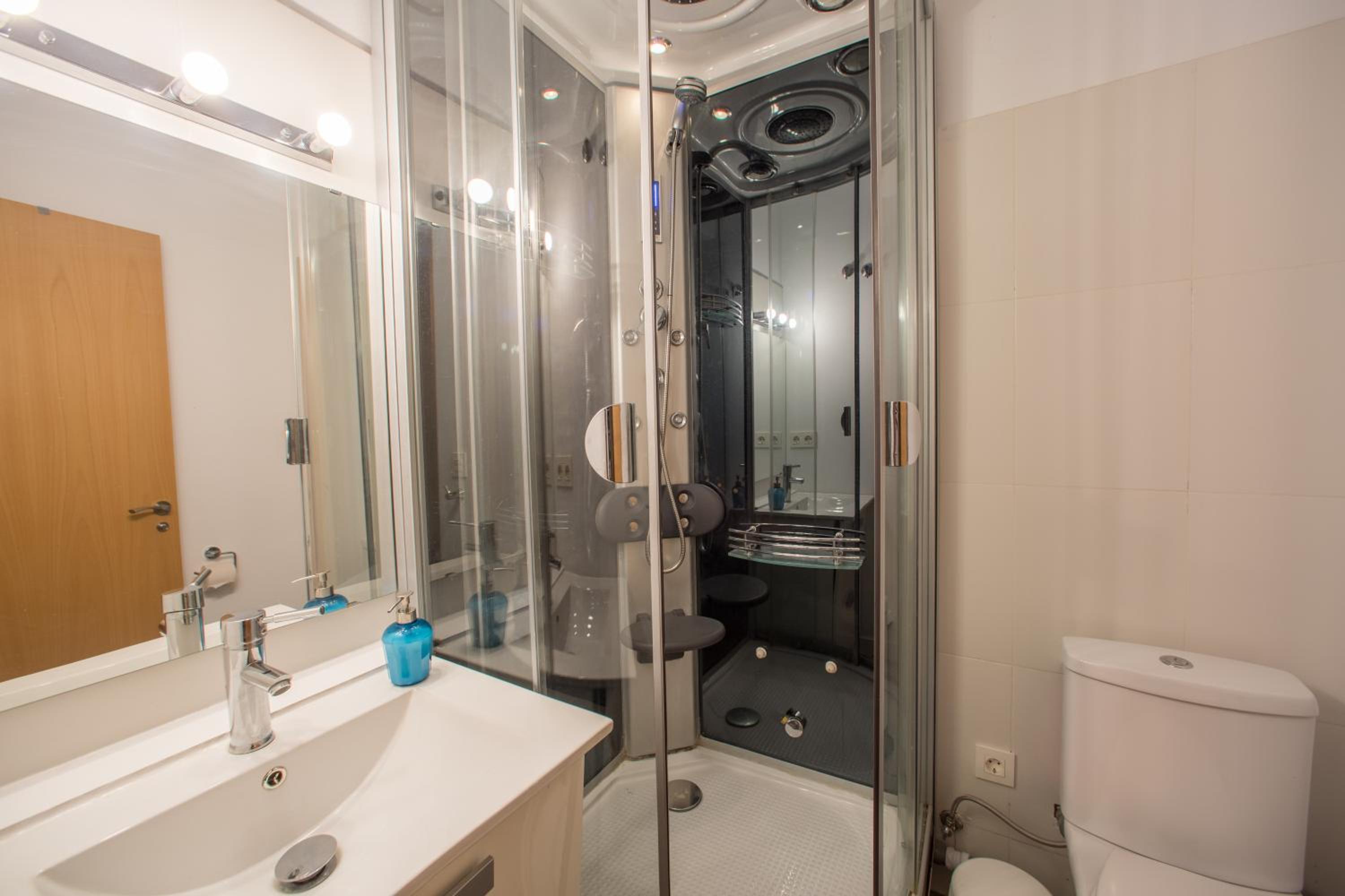Three-Bedroom Apartment - Calle Recogidas 49 photo 2
