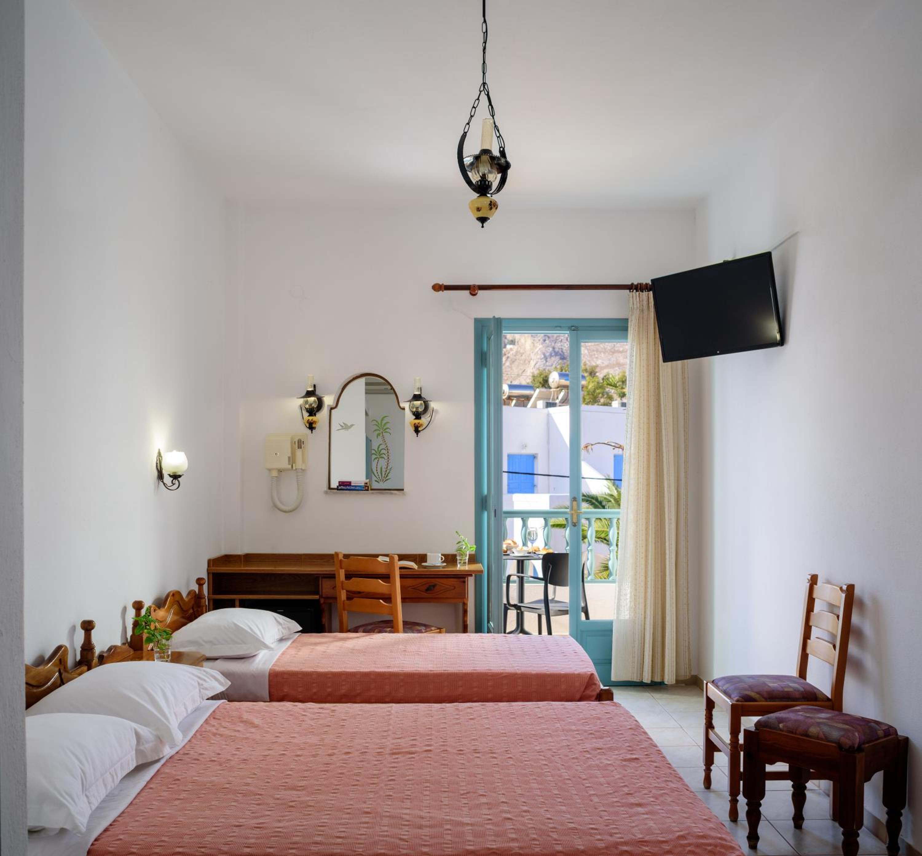 Double or Twin Room - Photo 6