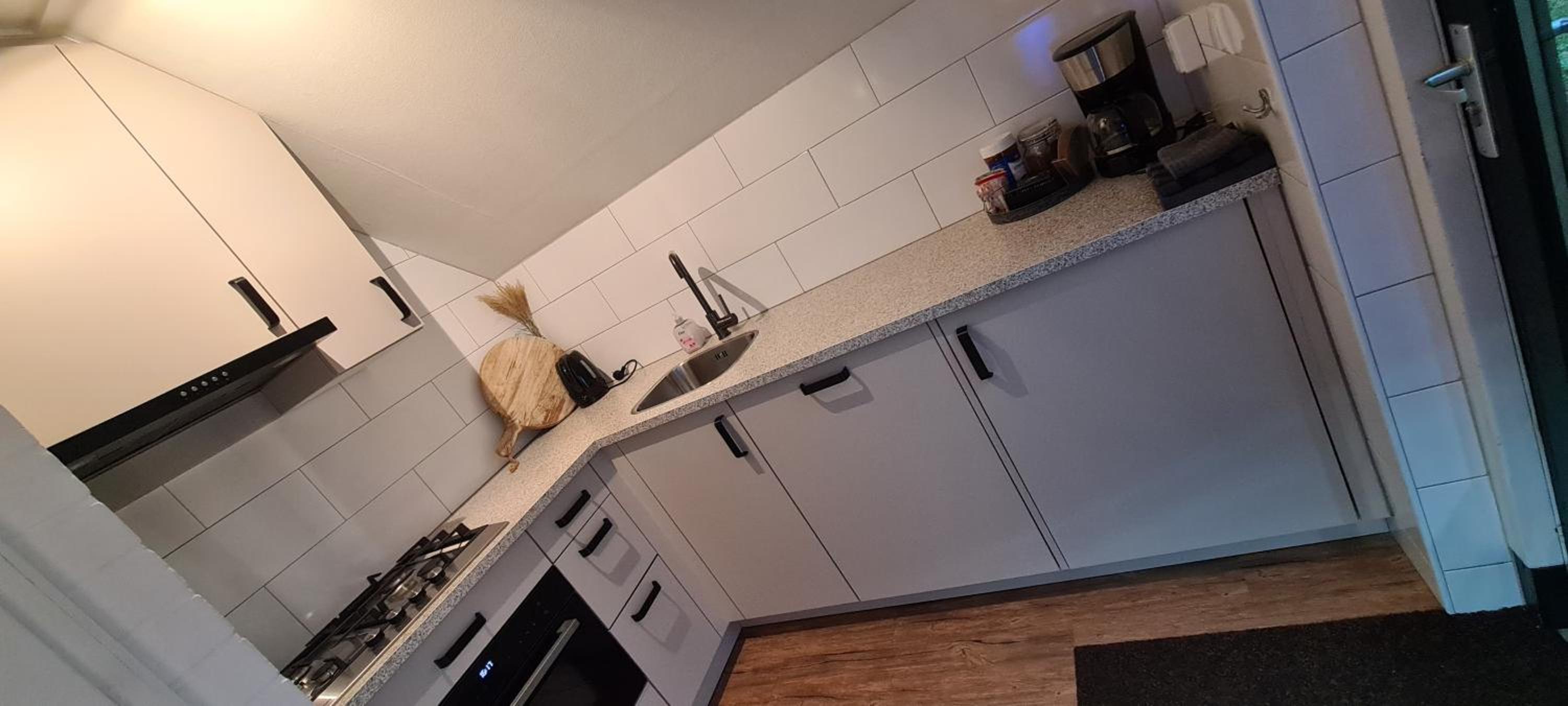 Two-Bedroom House - Photo 2