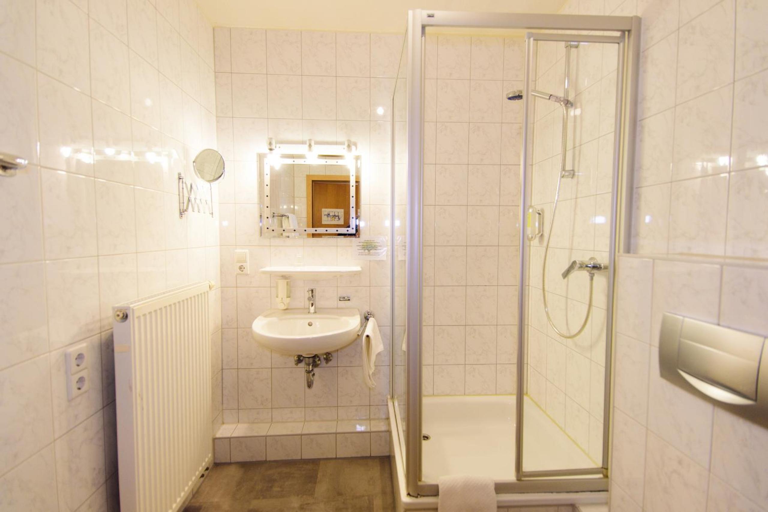 Budget Double Room photo 3
