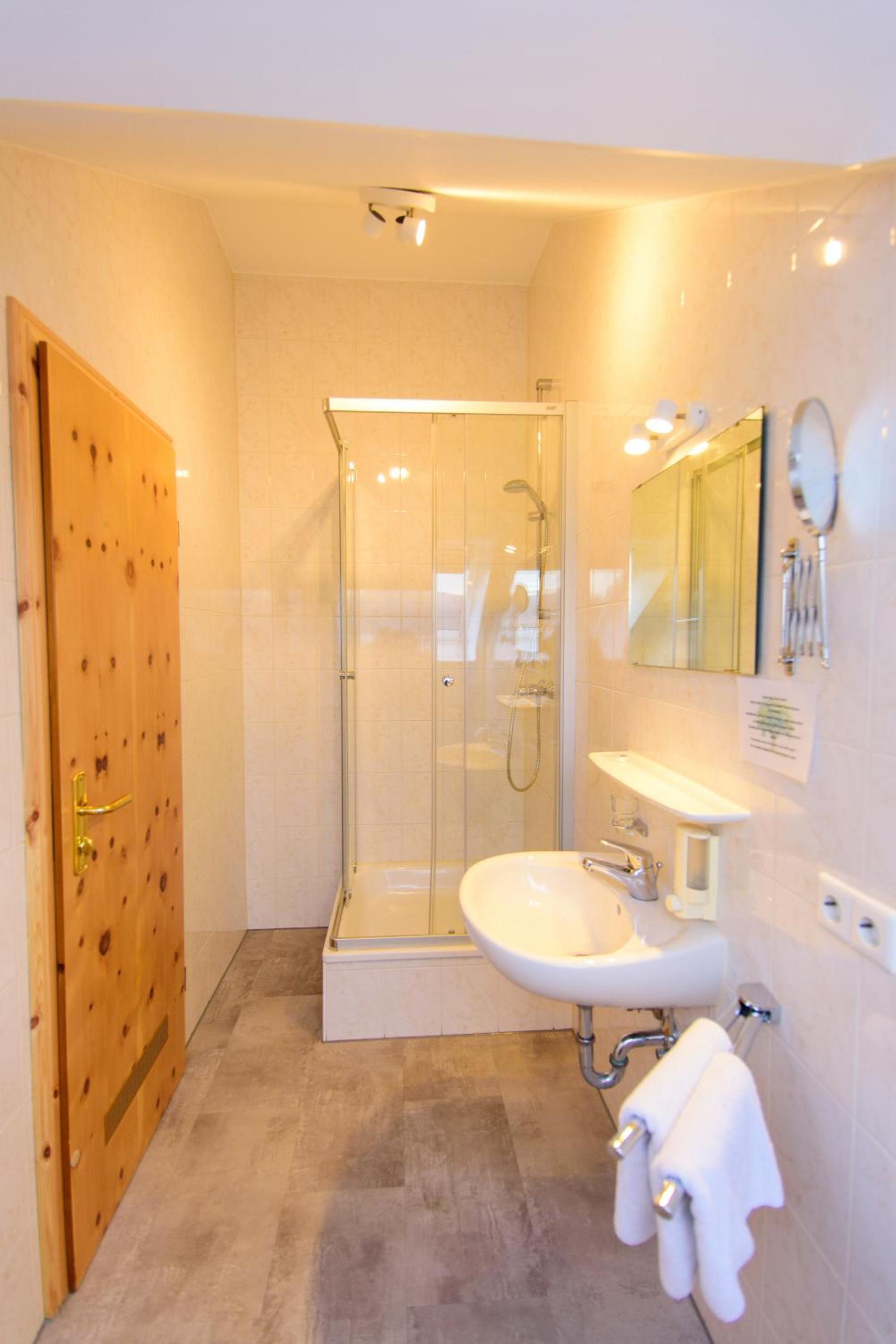 Budget Double Room photo 2