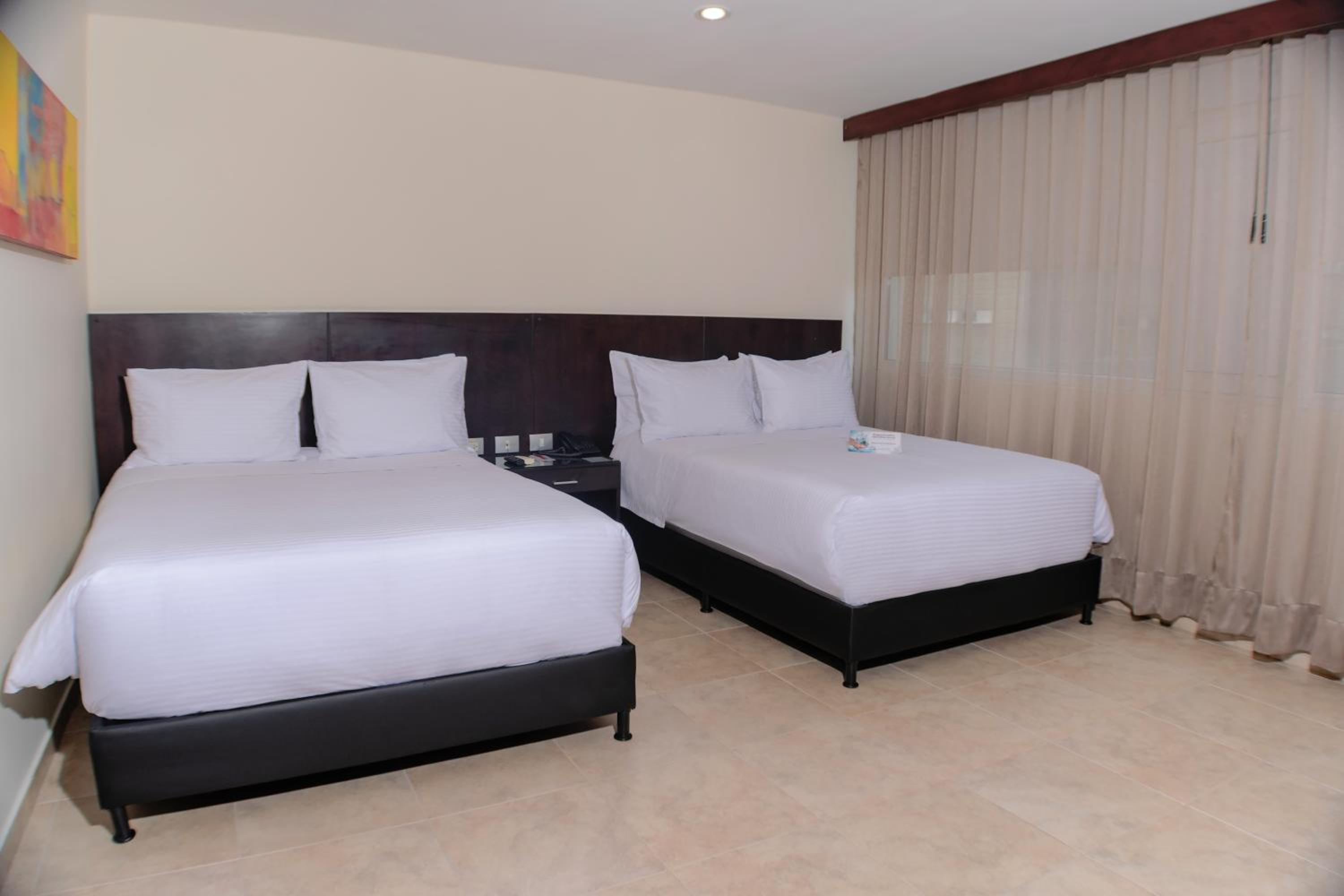 Twin Room - Photo 3